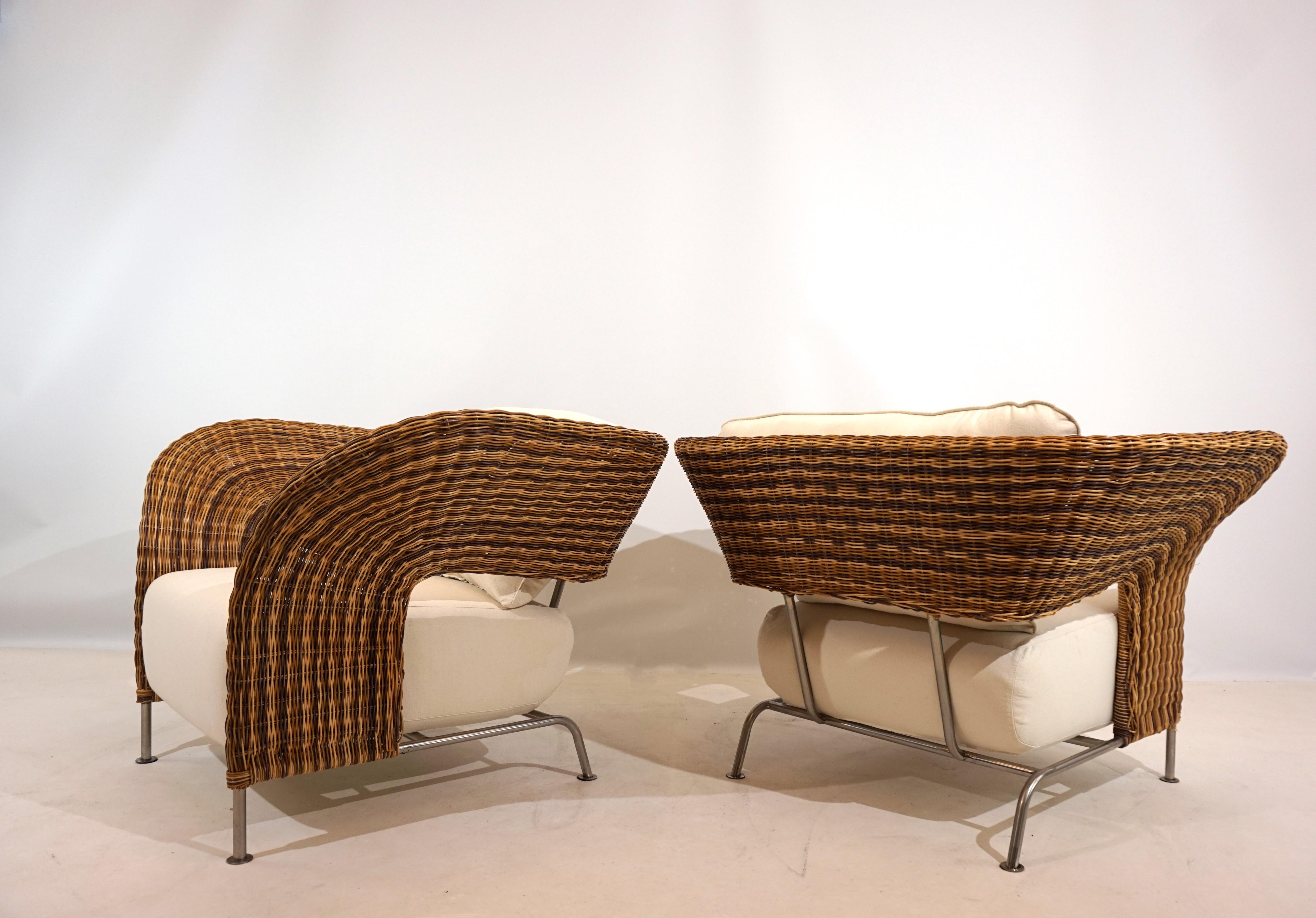 Set of 2 rattan wing chairs 2