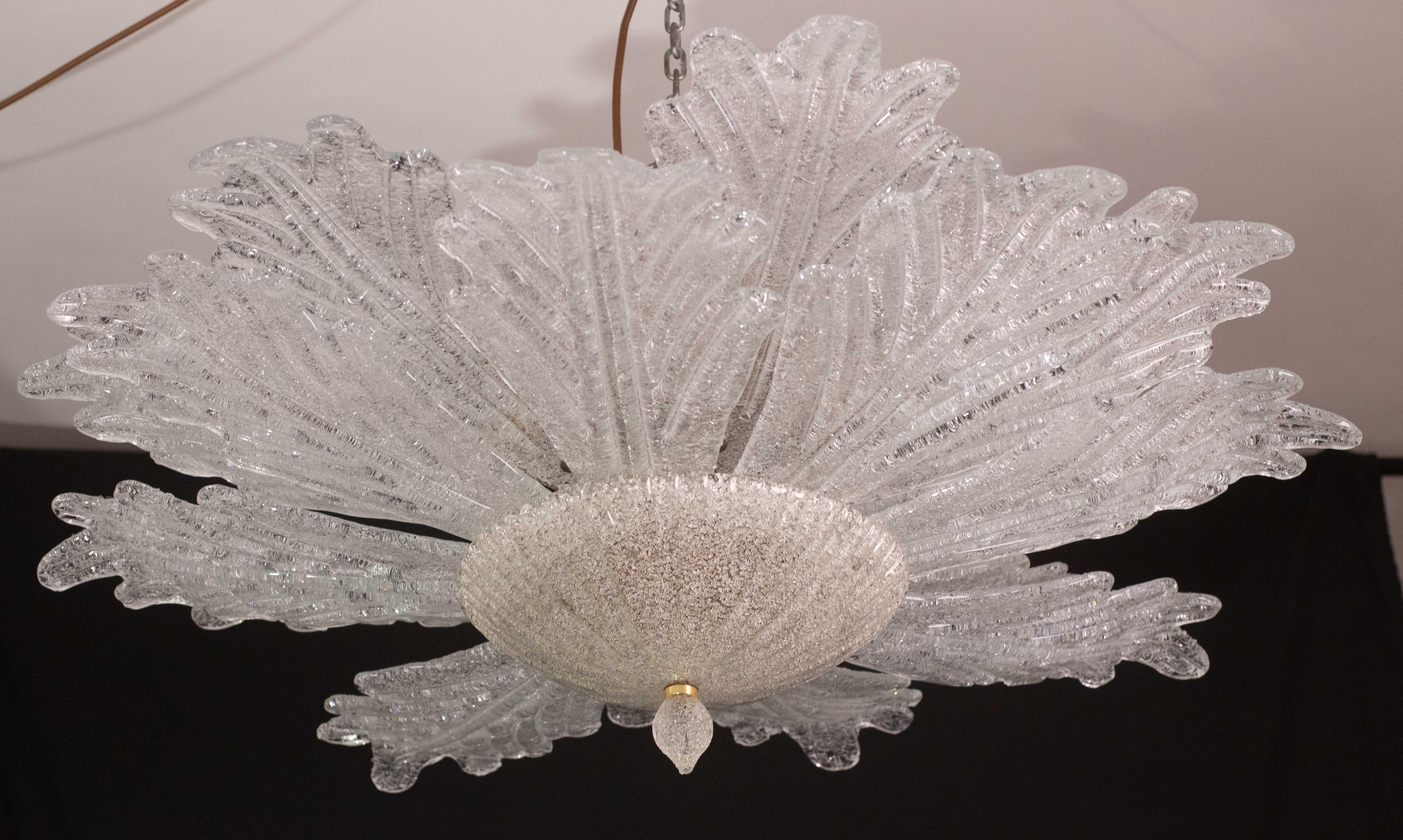 Majestic Murano set of 2 ceiling light.

The chandelier has an assembled diameter of 90 centimeters, the height measures 38 centimeters.

The chandelier has 5 light point

Perfect for decorating a large space.