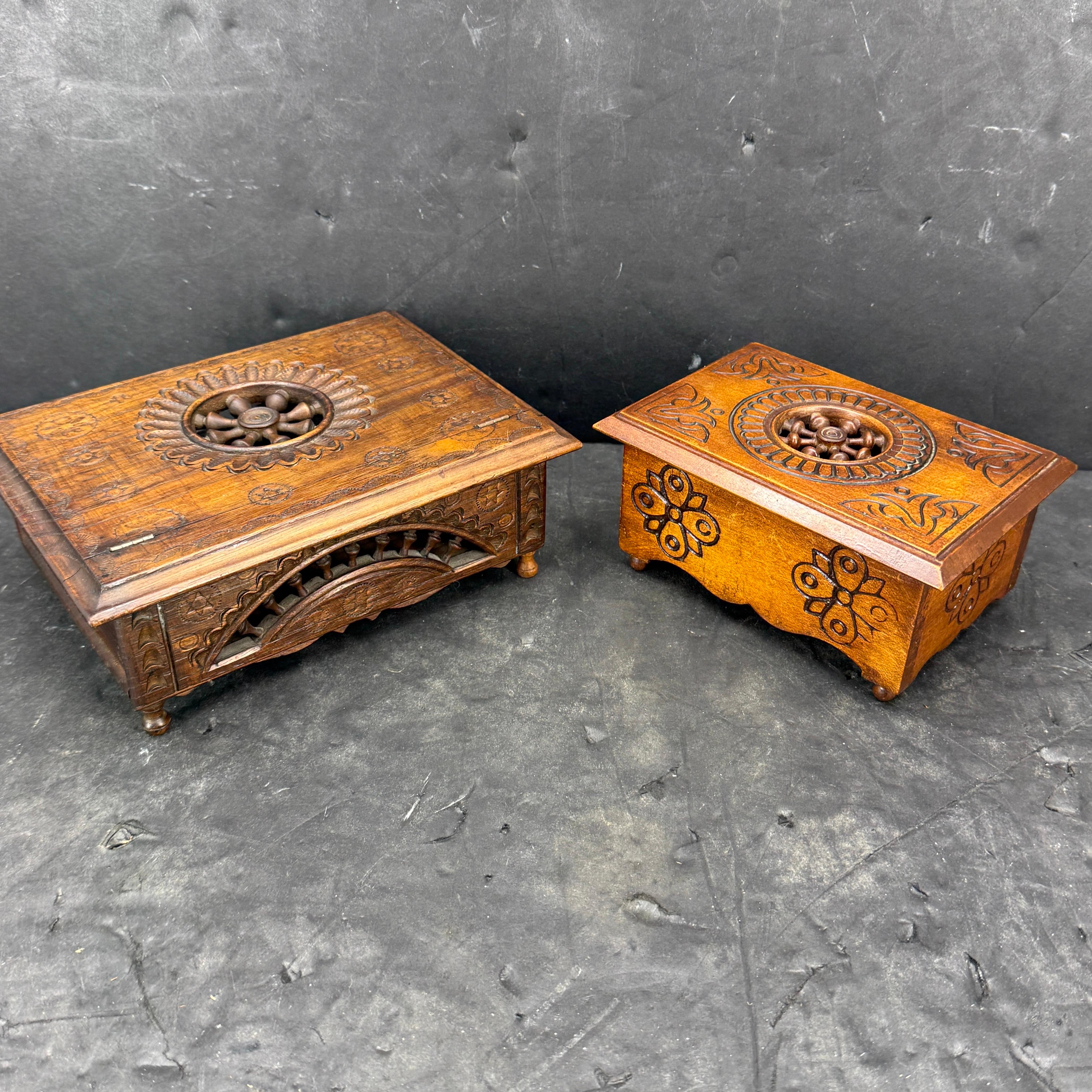 Milieu du XXe siècle Lot de 2 boîtes à bijoux rectangulaires en bois breton français en vente