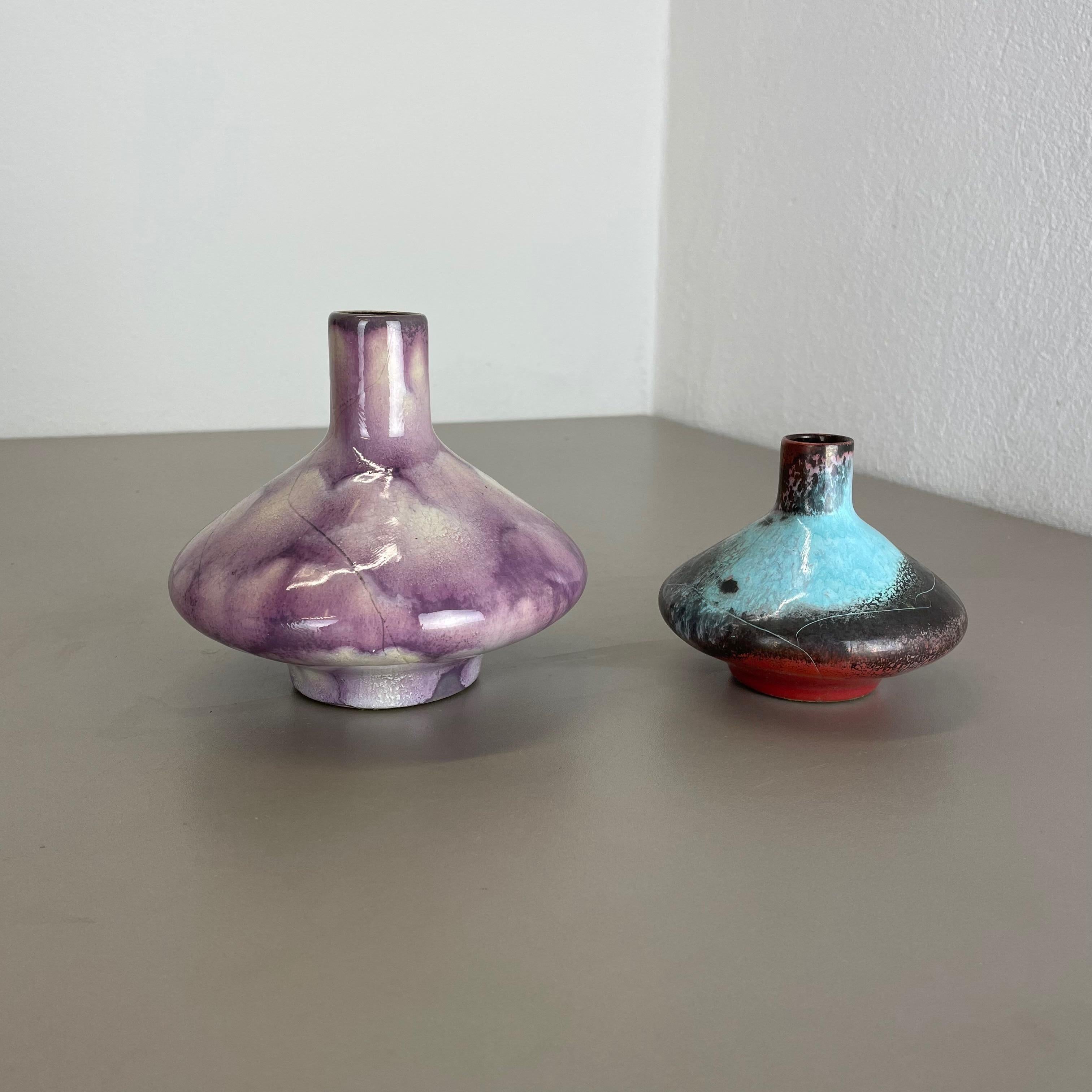 Set von 2 rot-schwarzen Studio-Keramik-Vasen-Objekten, Otto Keramik, Deutschland 1970 im Zustand „Gut“ im Angebot in Kirchlengern, DE