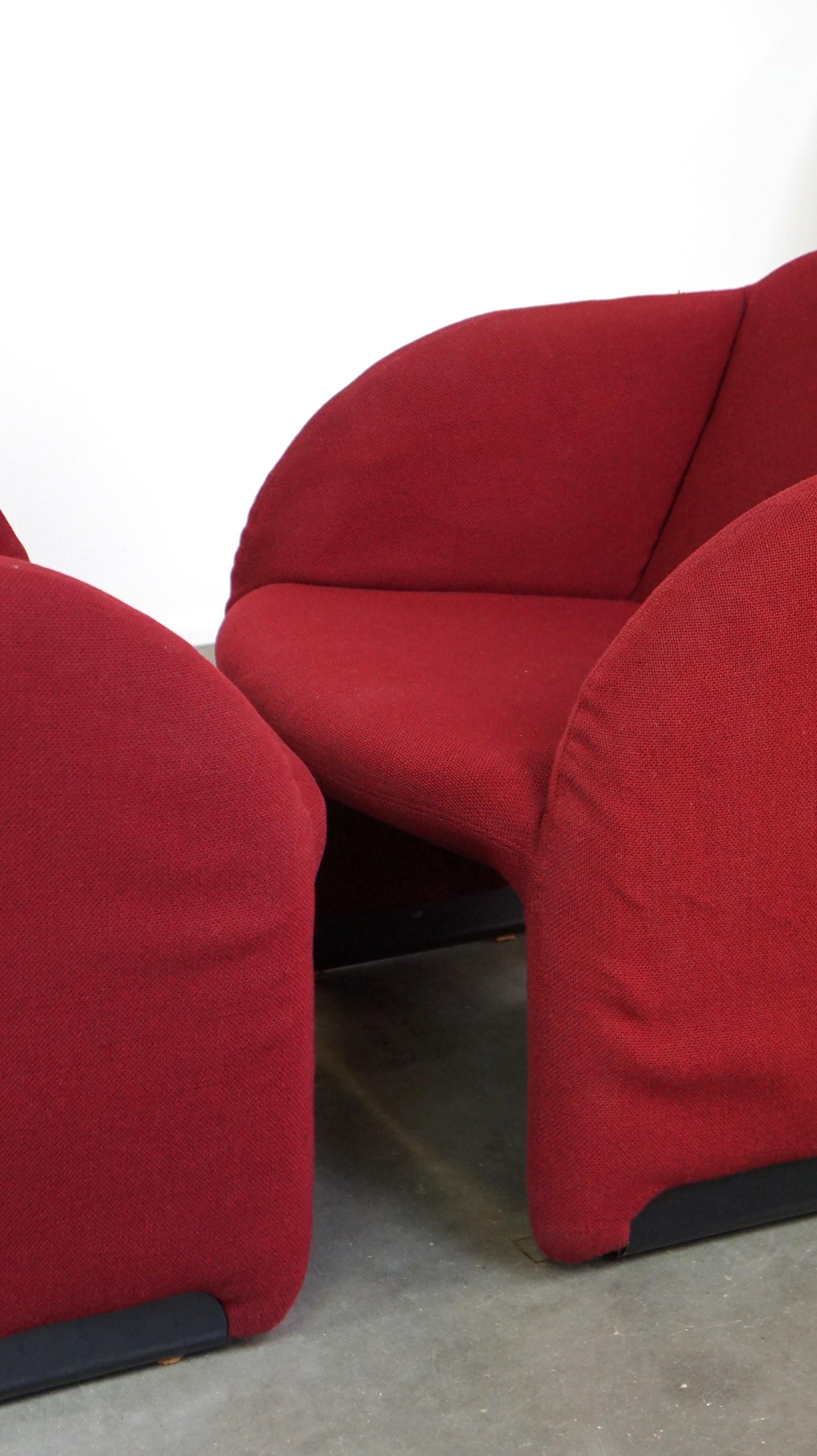 Ensemble de 2 fauteuils rouges design vintage par Artifort, modèle BEN en vente 6