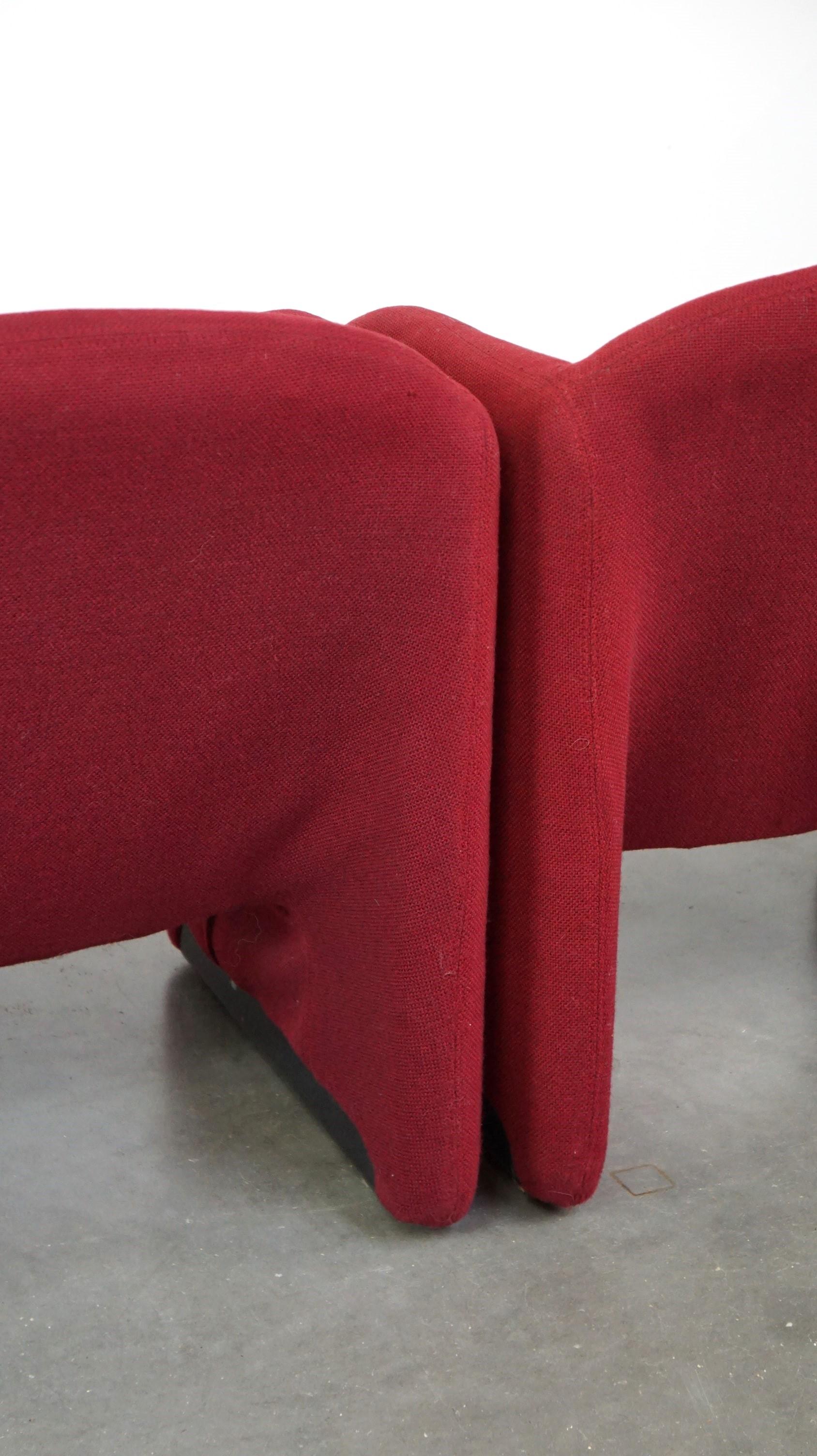 Ensemble de 2 fauteuils rouges design vintage par Artifort, modèle BEN en vente 7