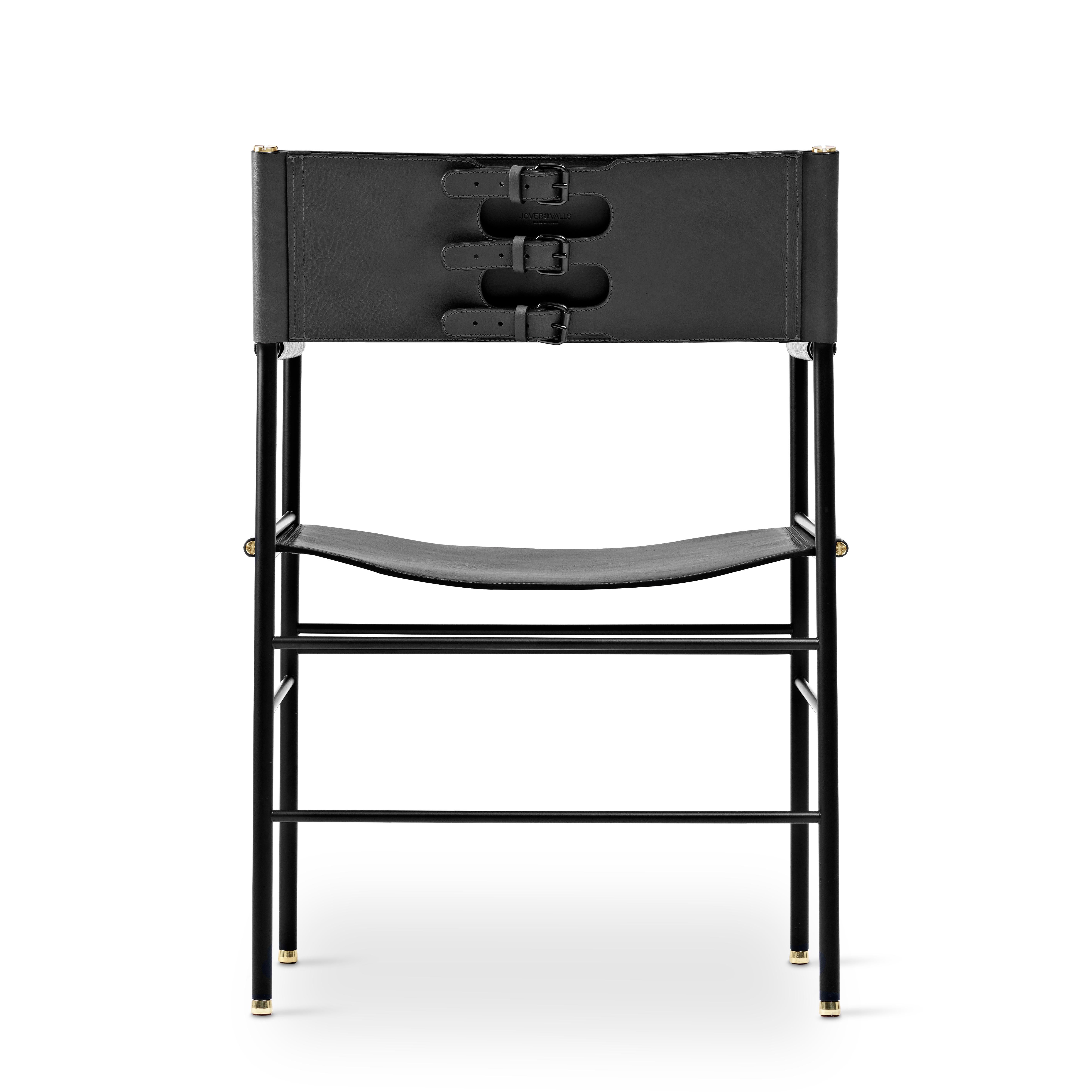 Teinture végétale Paire de fauteuils contemporains intemporels en cuir noir et métal en caoutchouc noir en vente