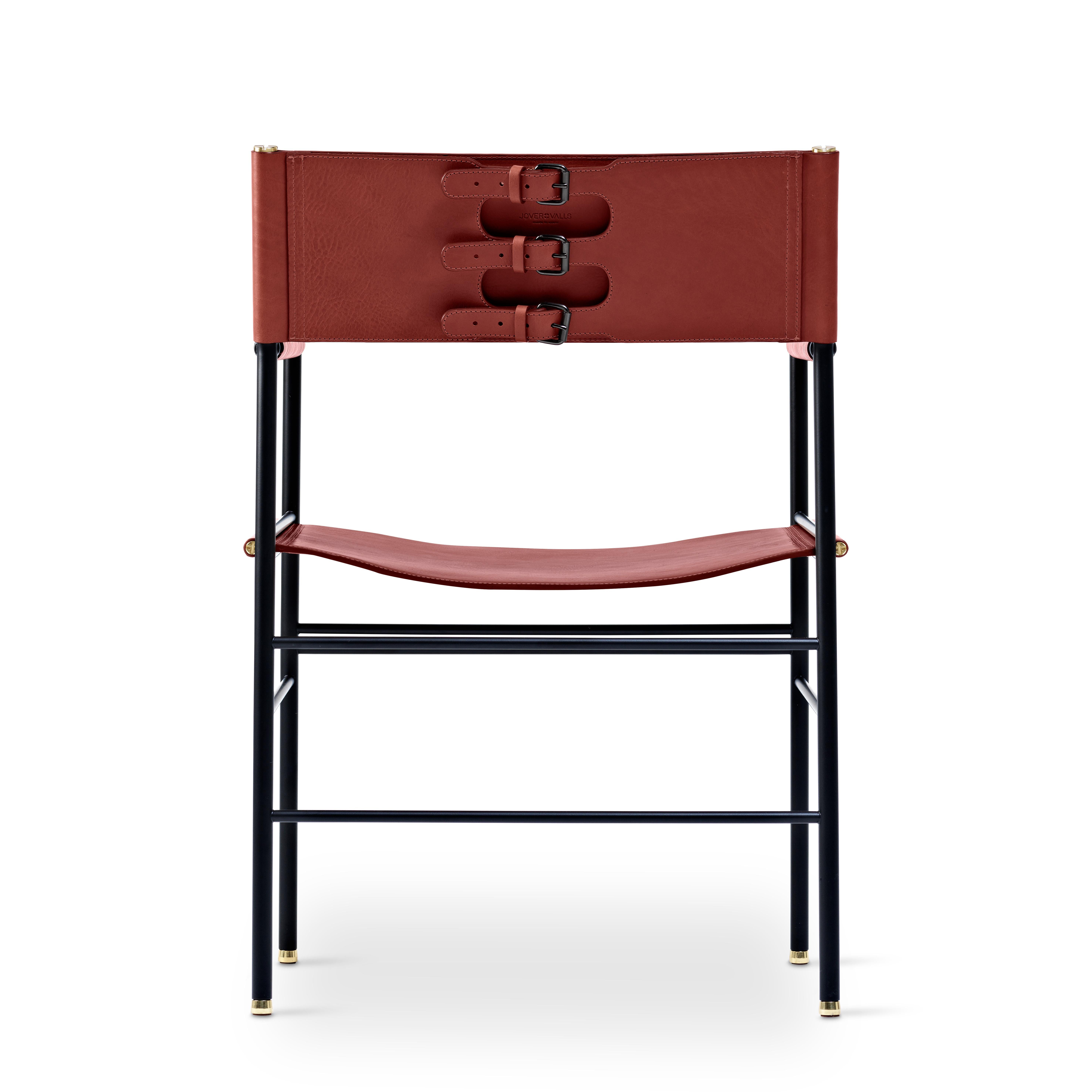 2er-Set handgefertigter zeitgenössischer Stuhl aus cognacfarbenem Leder und schwarzem Gummimetall (Pflanzlich gefärbt) im Angebot