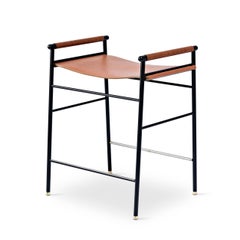 Coppia di sgabelli da banco contemporanei Artisan in pelle naturale, gomma nera in metallo