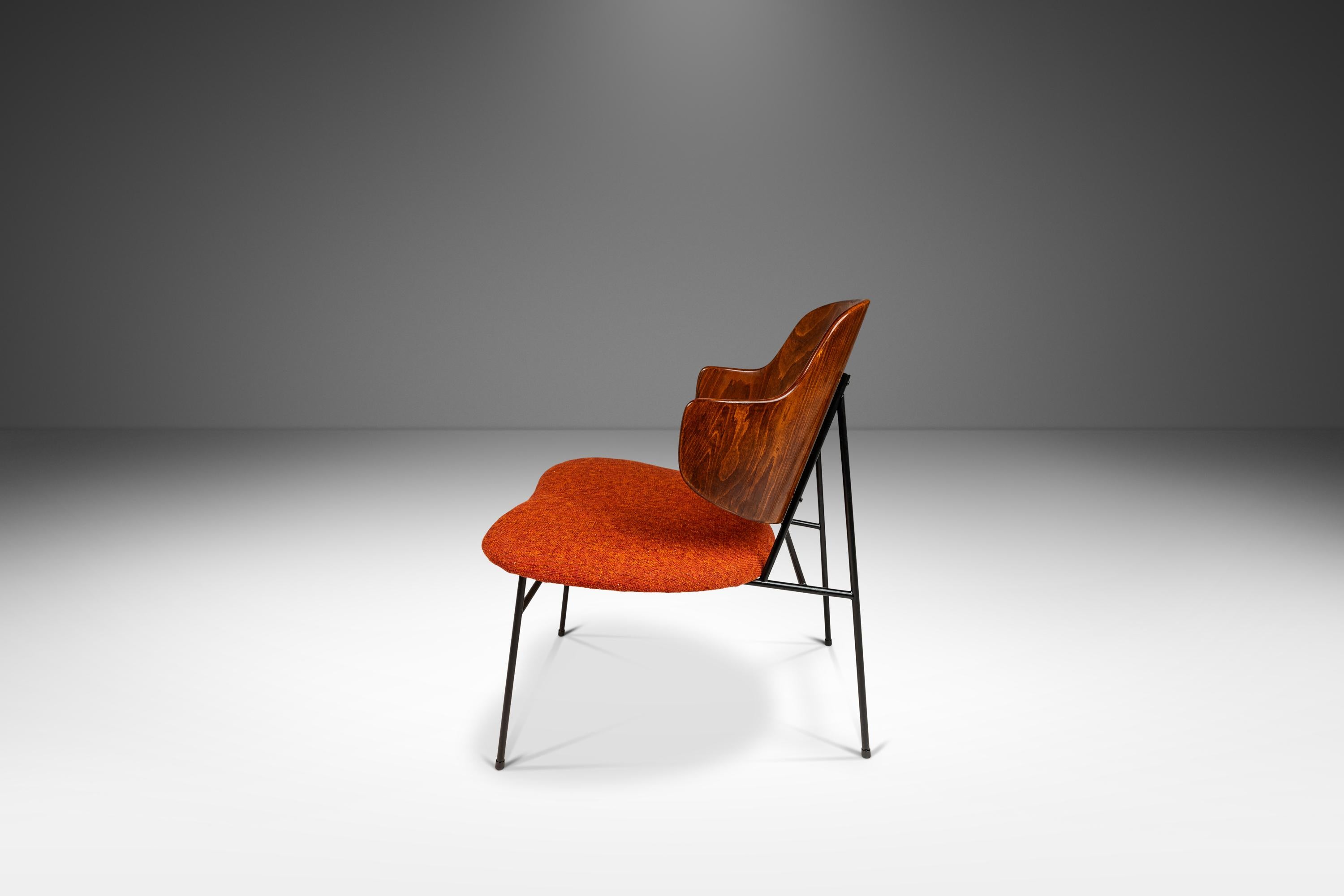 Satz von 2 restaurierten „Penguin“-Stühlen von Ib Kofod-Larsen, Selig, Dänemark, ca. 1960er Jahre (Dänisch) im Angebot