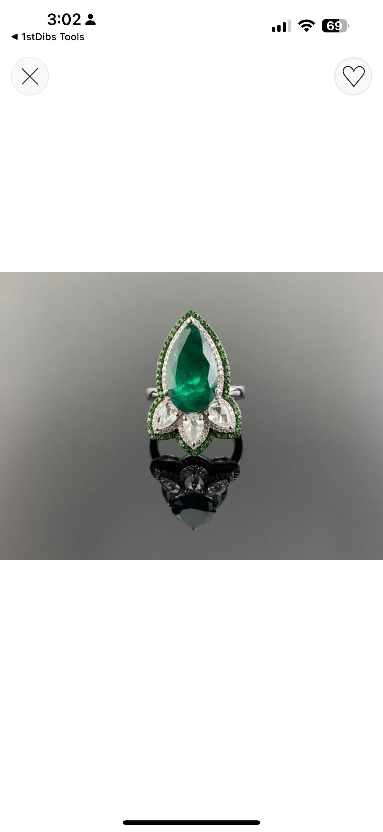 Set of 2 Rings - Emerald and Diamond / Emerald and Paraiba Ring In New Condition In Bangkok, Thailand