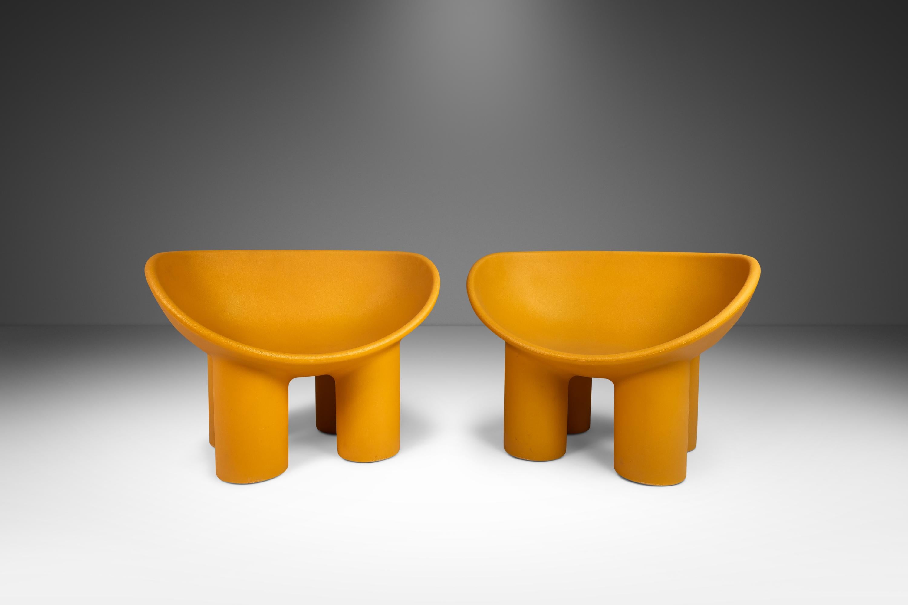 Conjunto de 2 sillas de plástico moldeado 