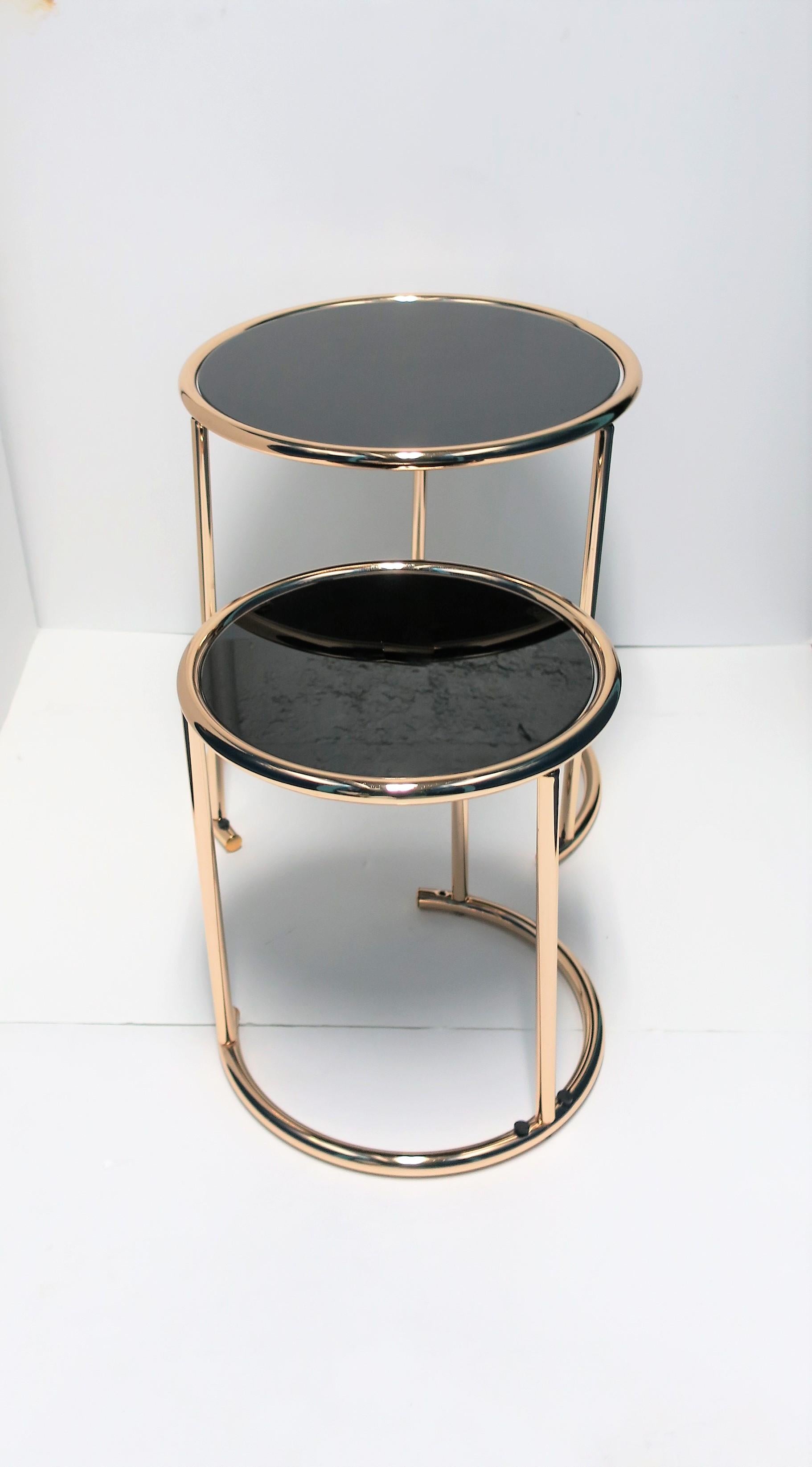 Metal Set of 2 Round Nesting Side Tables