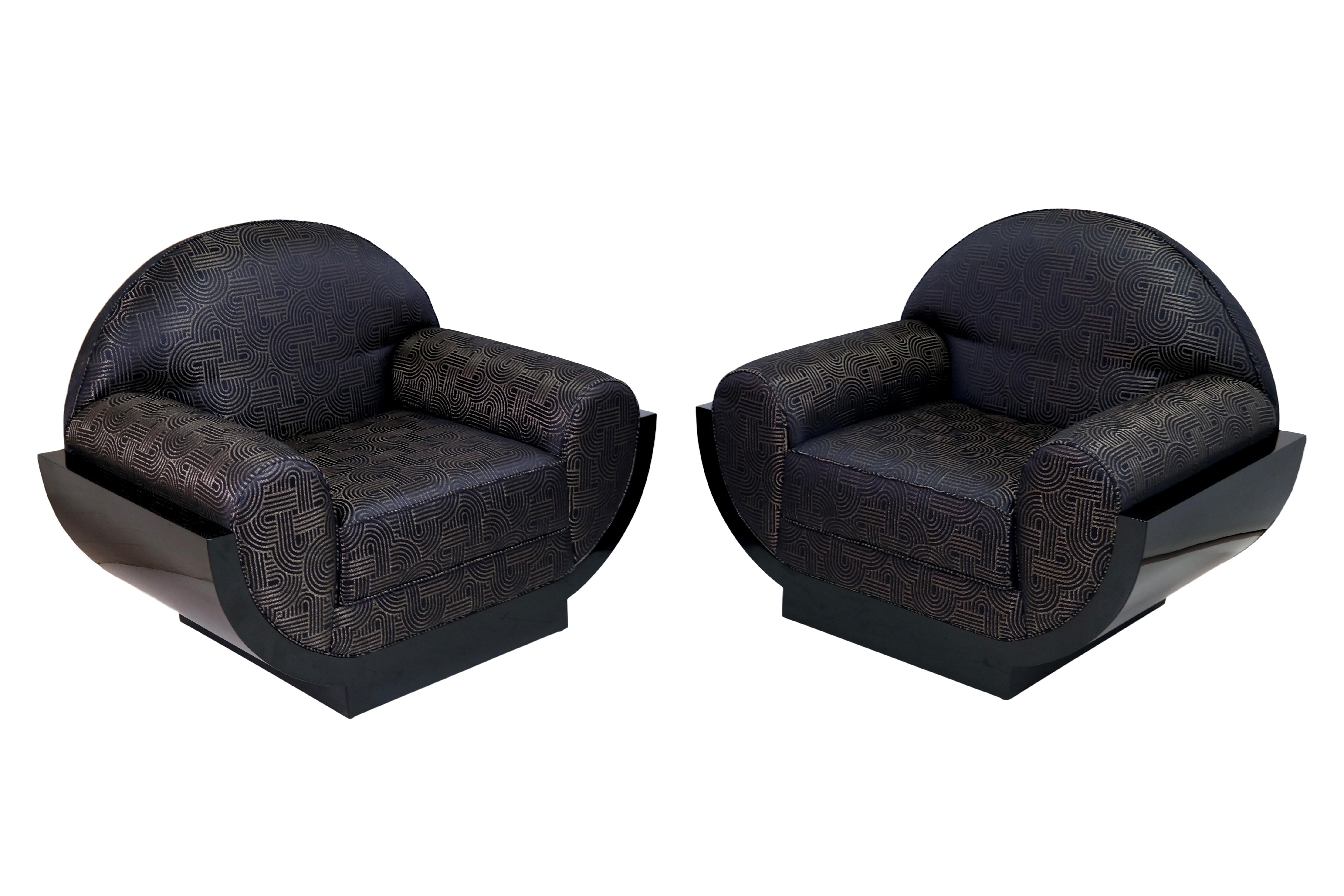 Mid-20th Century Set of 2 Roundish Art Deco Club Chairs in Black Lacquer with Art Deco Pattern For Sale