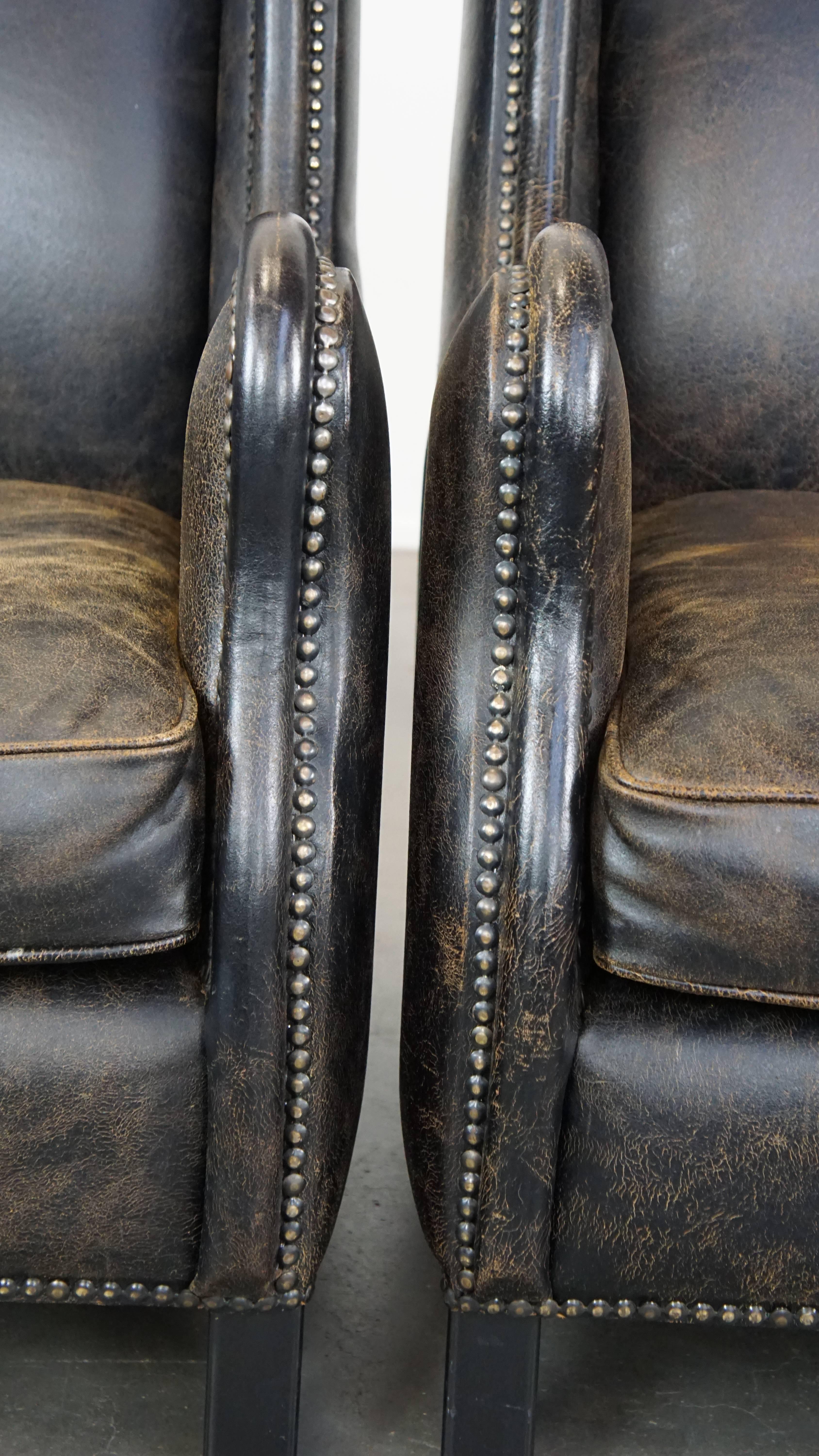 Set of 2 rugged black cow leather armchairs with high back, industrial style For Sale 4