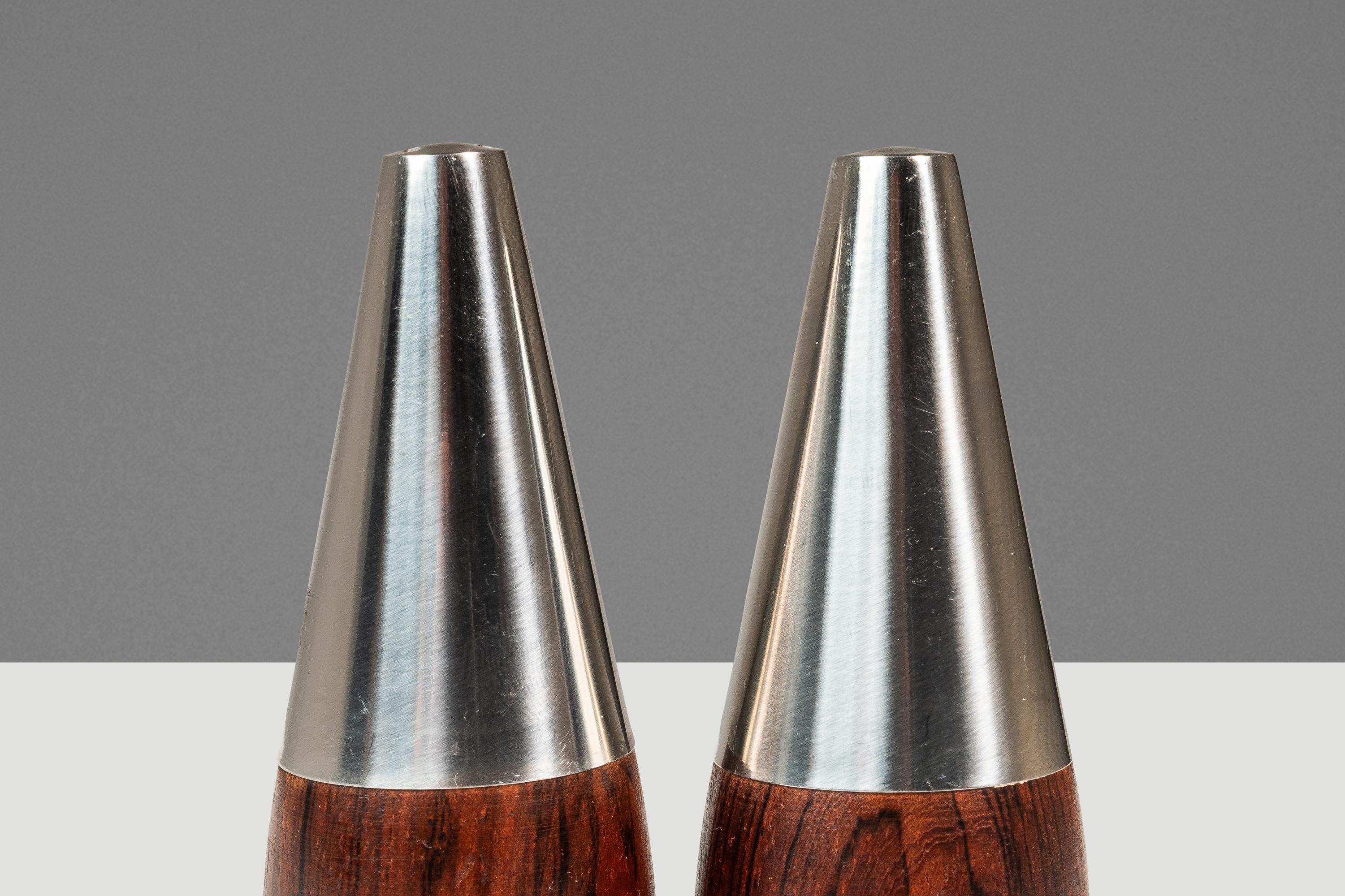 Ensemble de 2 salières et poivrières en bois de rose et acier inoxydable, Danemark, c. C. 1960s en vente 7