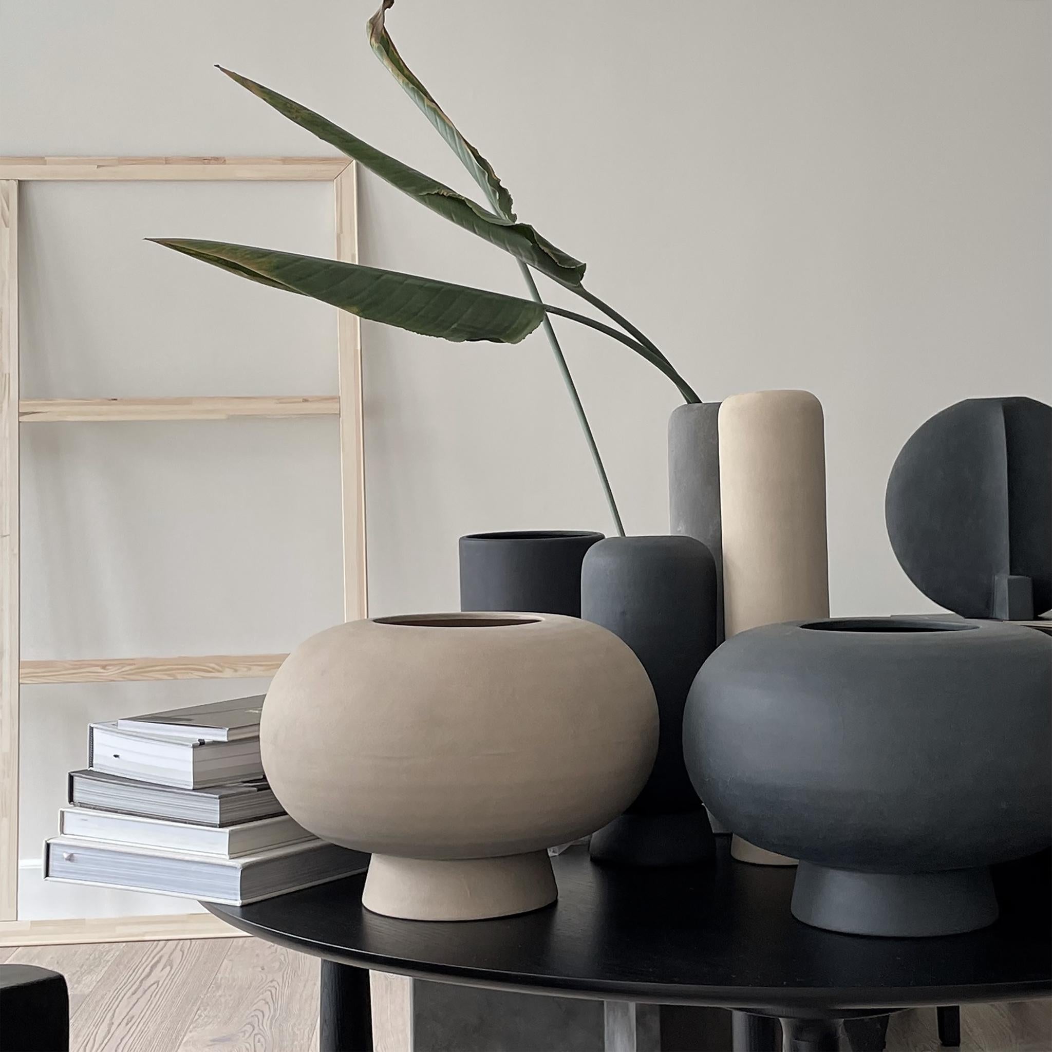 Modern Set of 2 Sand Kabin Vase Fat by 101 Copenhagen For Sale