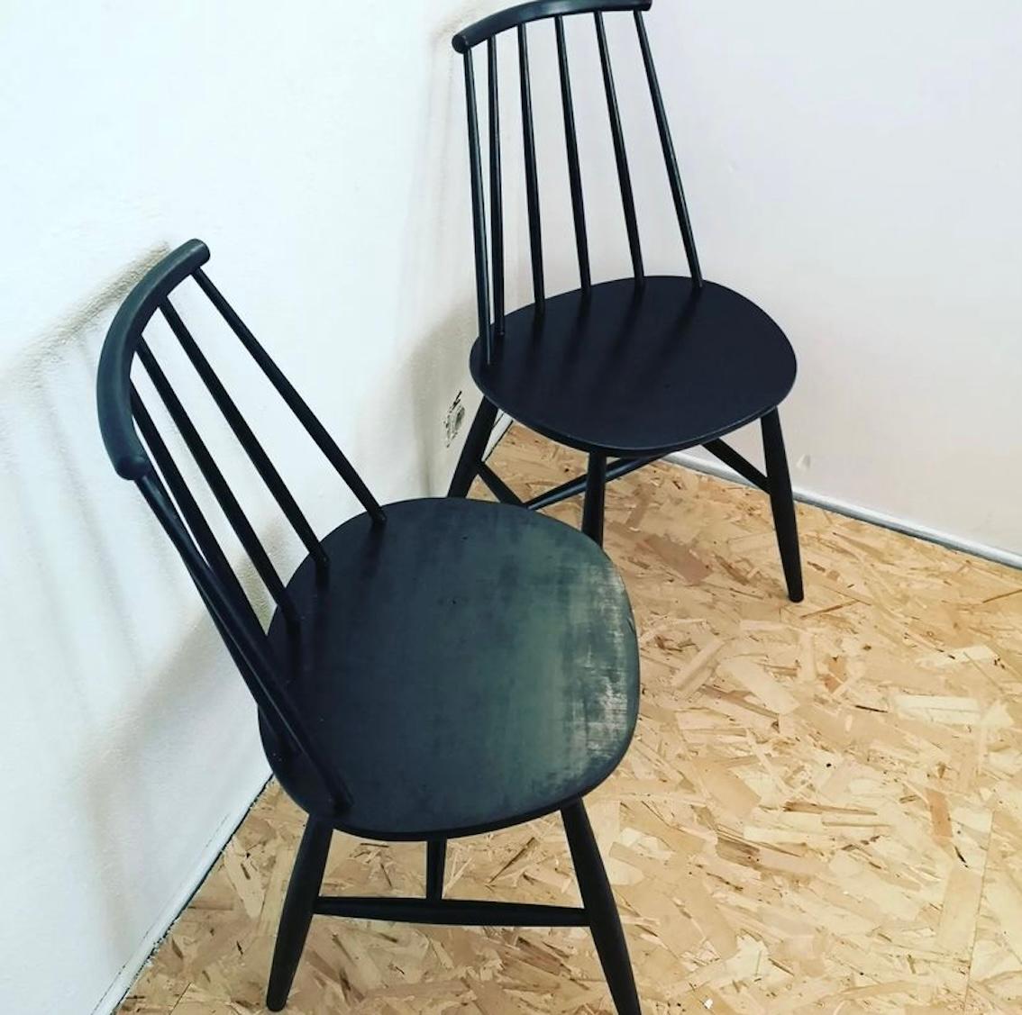 set di 2 sedie scandinave in stile tapiovaara In condizioni discrete in vendita a TARBES, FR