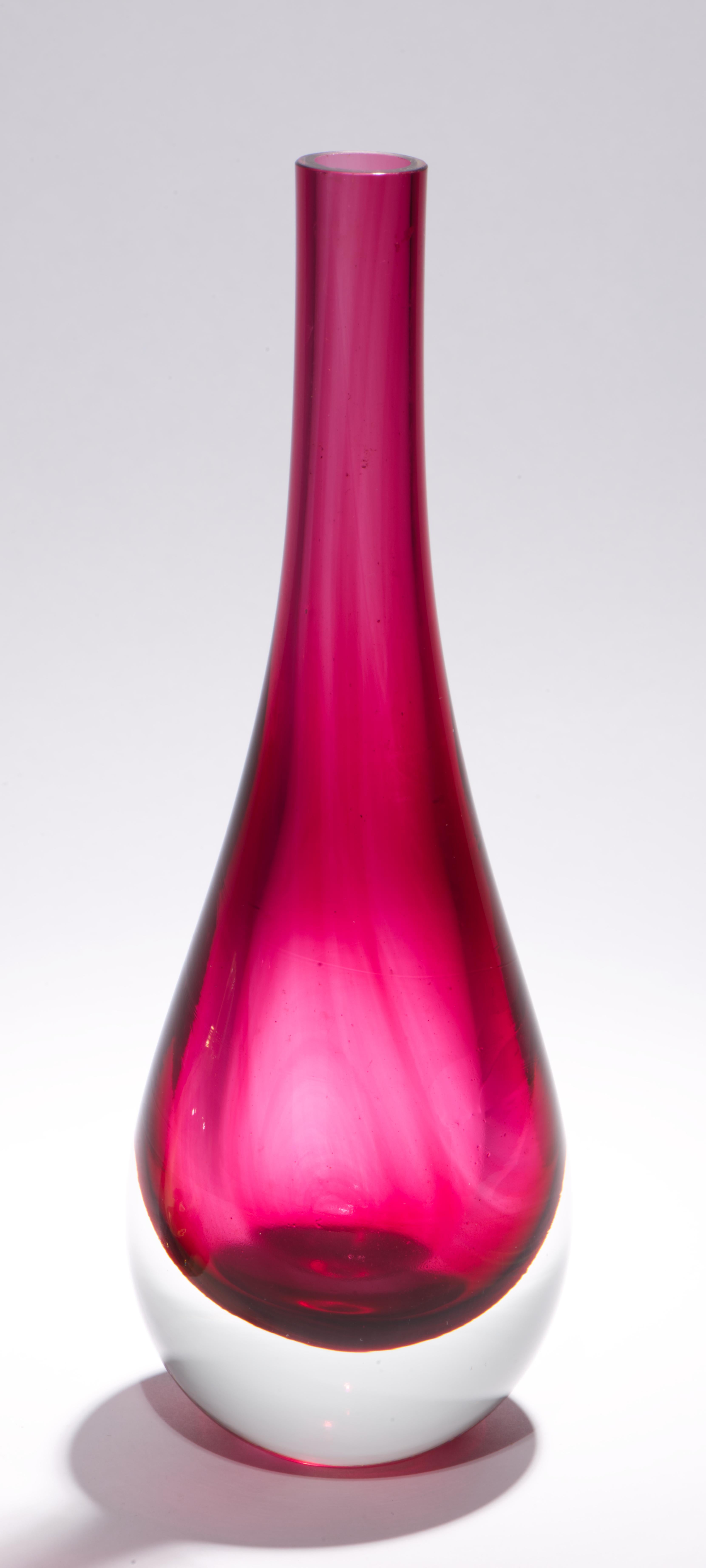 2er-Set Scandinavian Modern Sommerso Glas Knospenvasen, Preiselbeerrot & Bernstein im Angebot 1