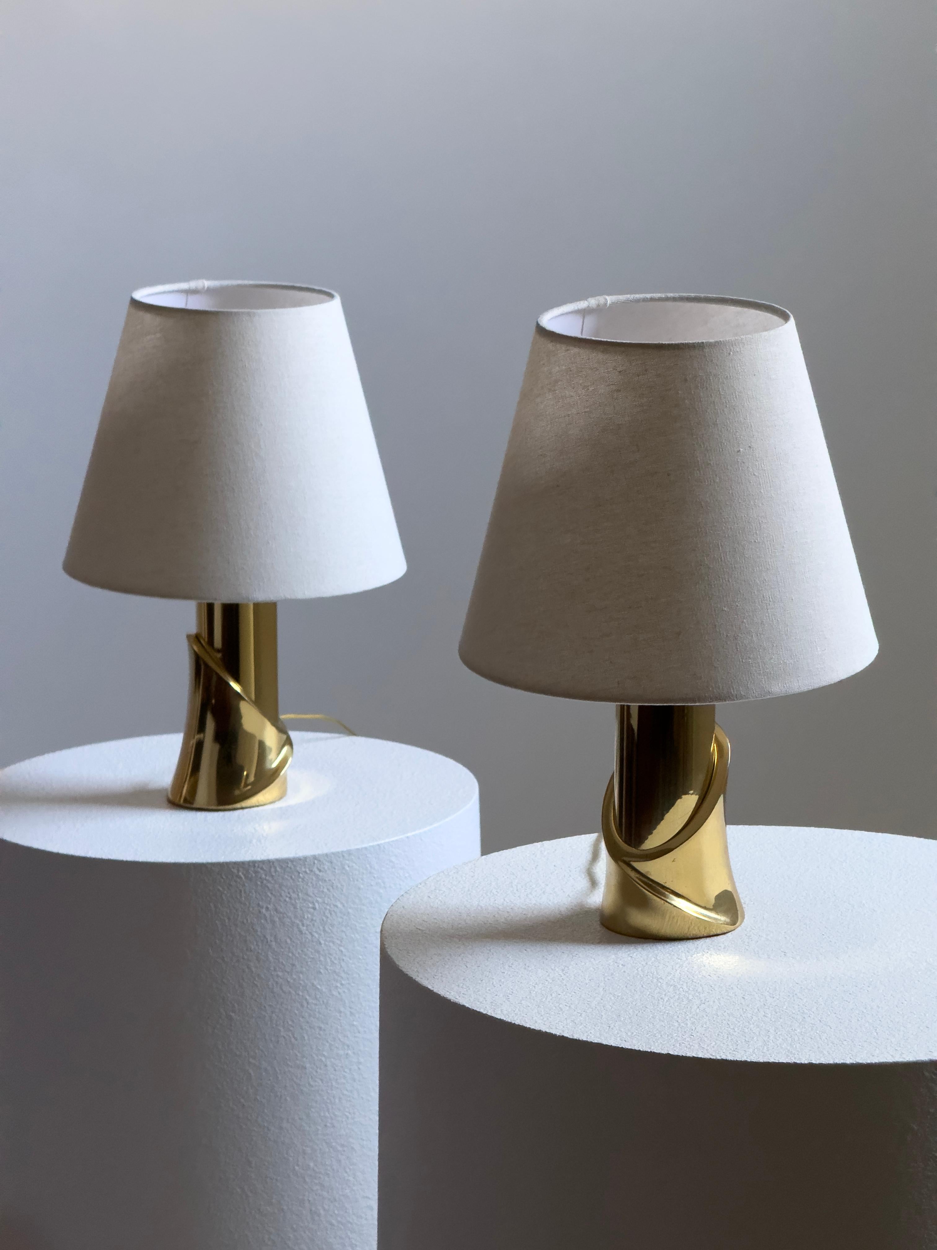 Ensemble de 2 lampes de table sculpturales en laiton - Italie, années 1960/70 en vente 4