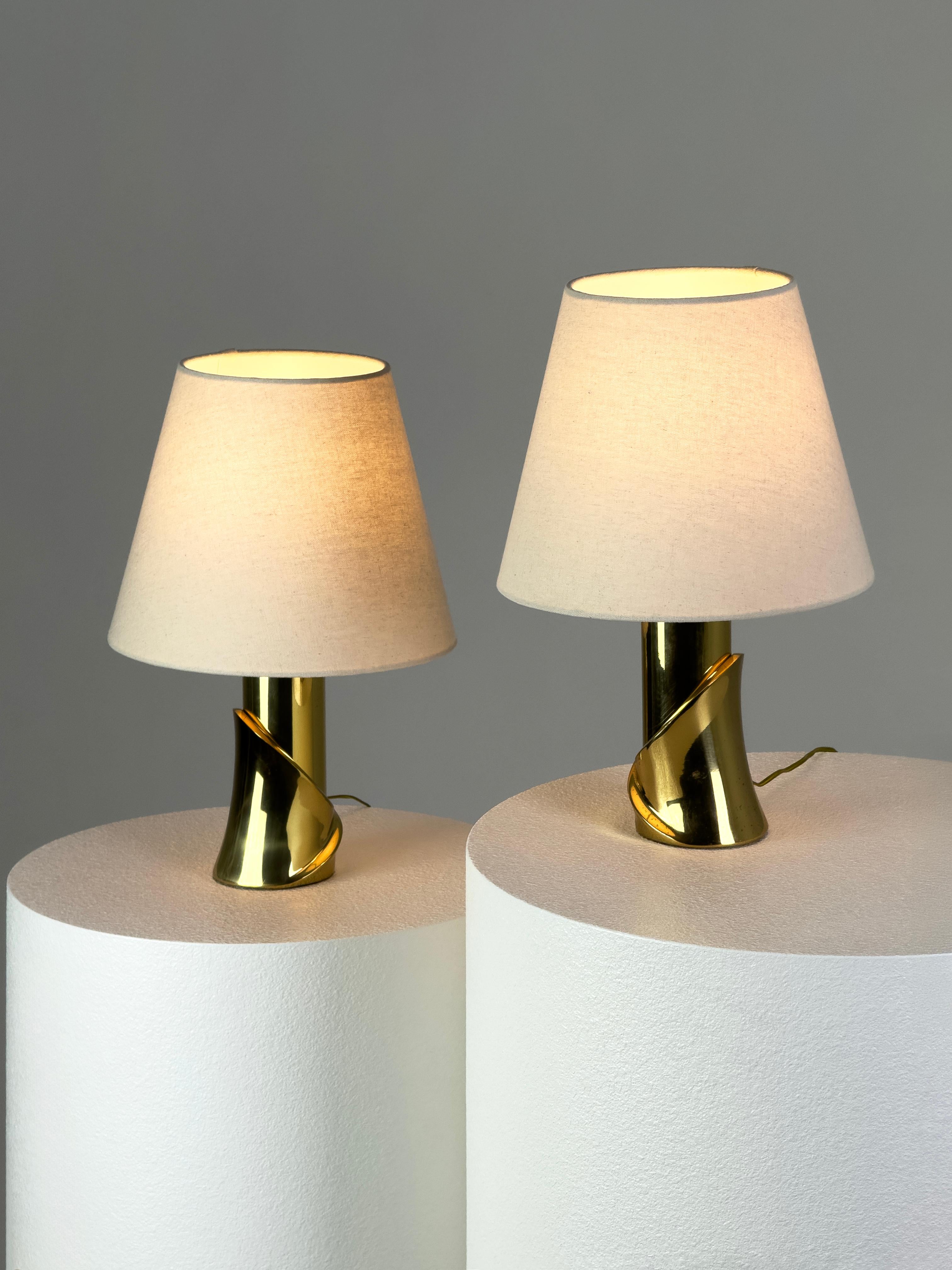 Ensemble de 2 lampes de table sculpturales en laiton - Italie, années 1960/70 en vente 5