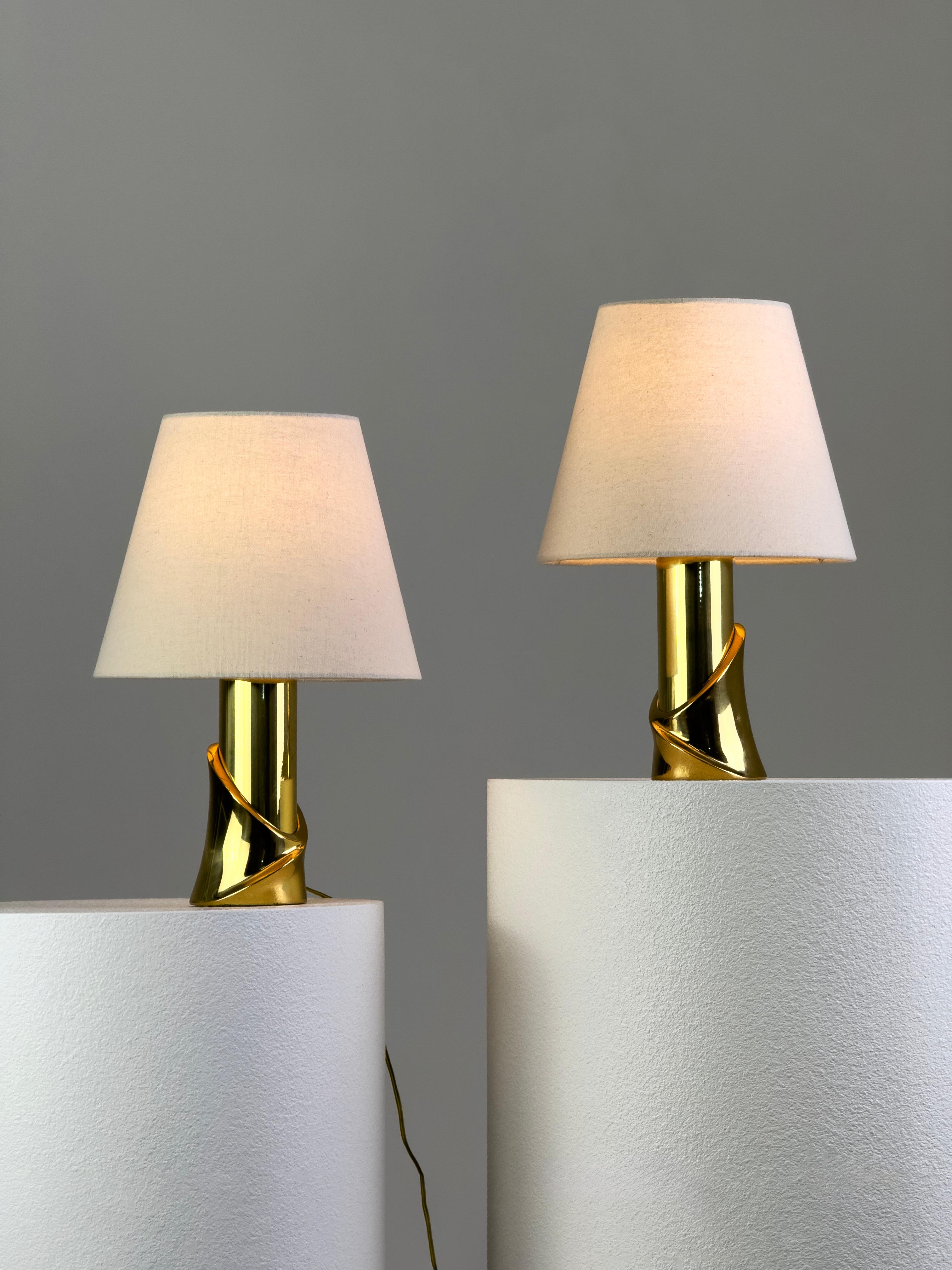 Ensemble de 2 lampes de table sculpturales en laiton - Italie, années 1960/70 en vente 9