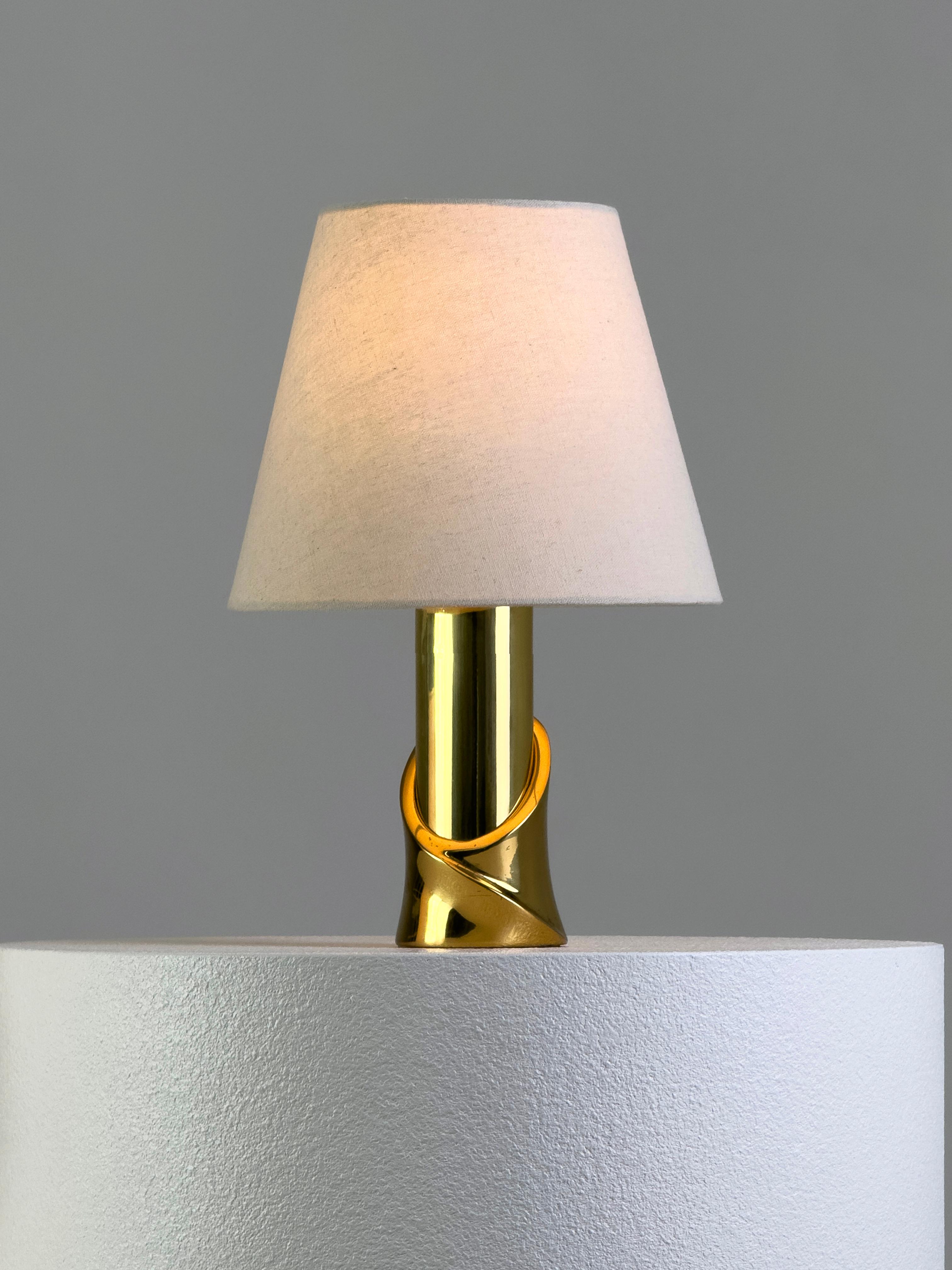 Ensemble de 2 lampes de table sculpturales en laiton - Italie, années 1960/70 en vente 11