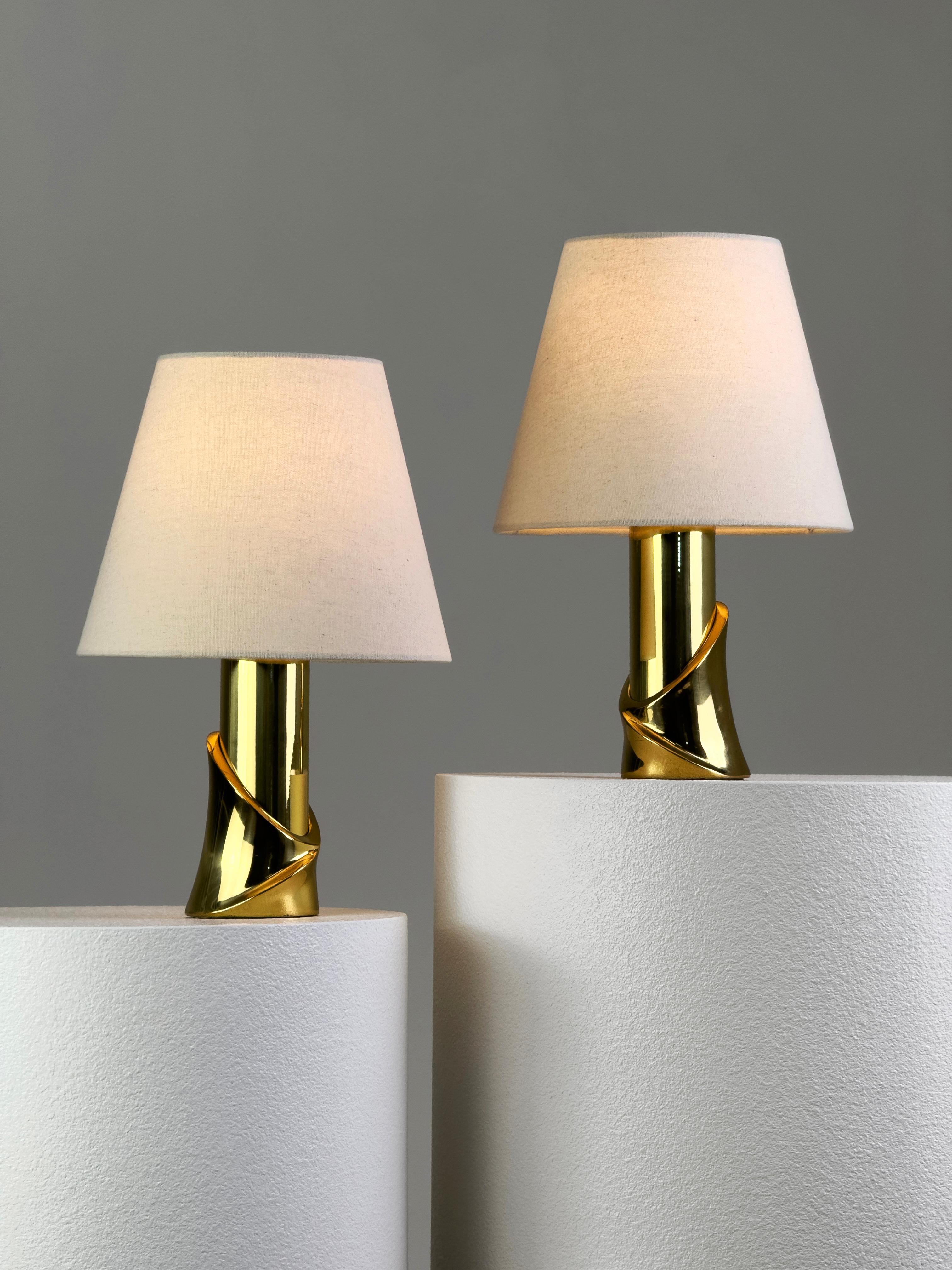 Ensemble de 2 lampes de table sculpturales en laiton - Italie, années 1960/70 en vente 12