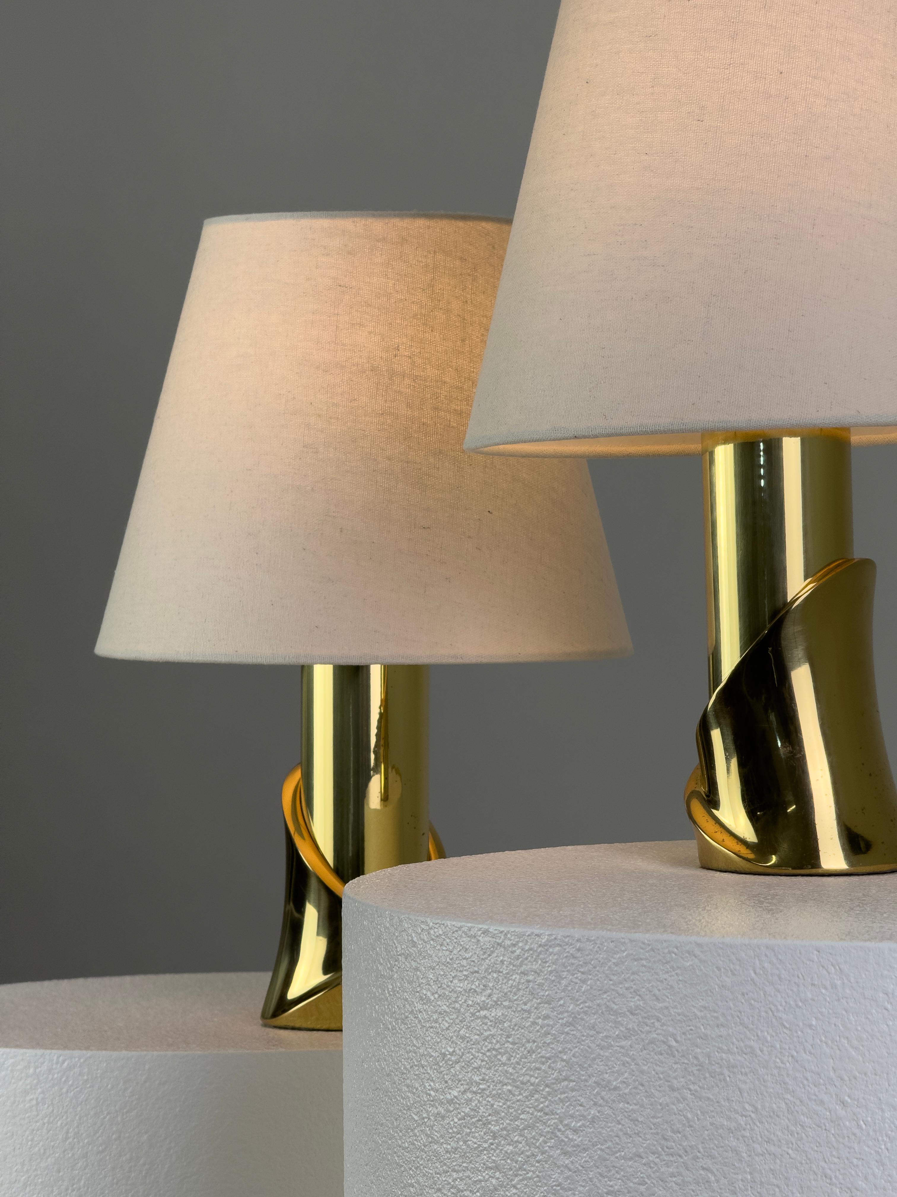 Ensemble de 2 lampes de table sculpturales en laiton - Italie, années 1960/70 en vente 13