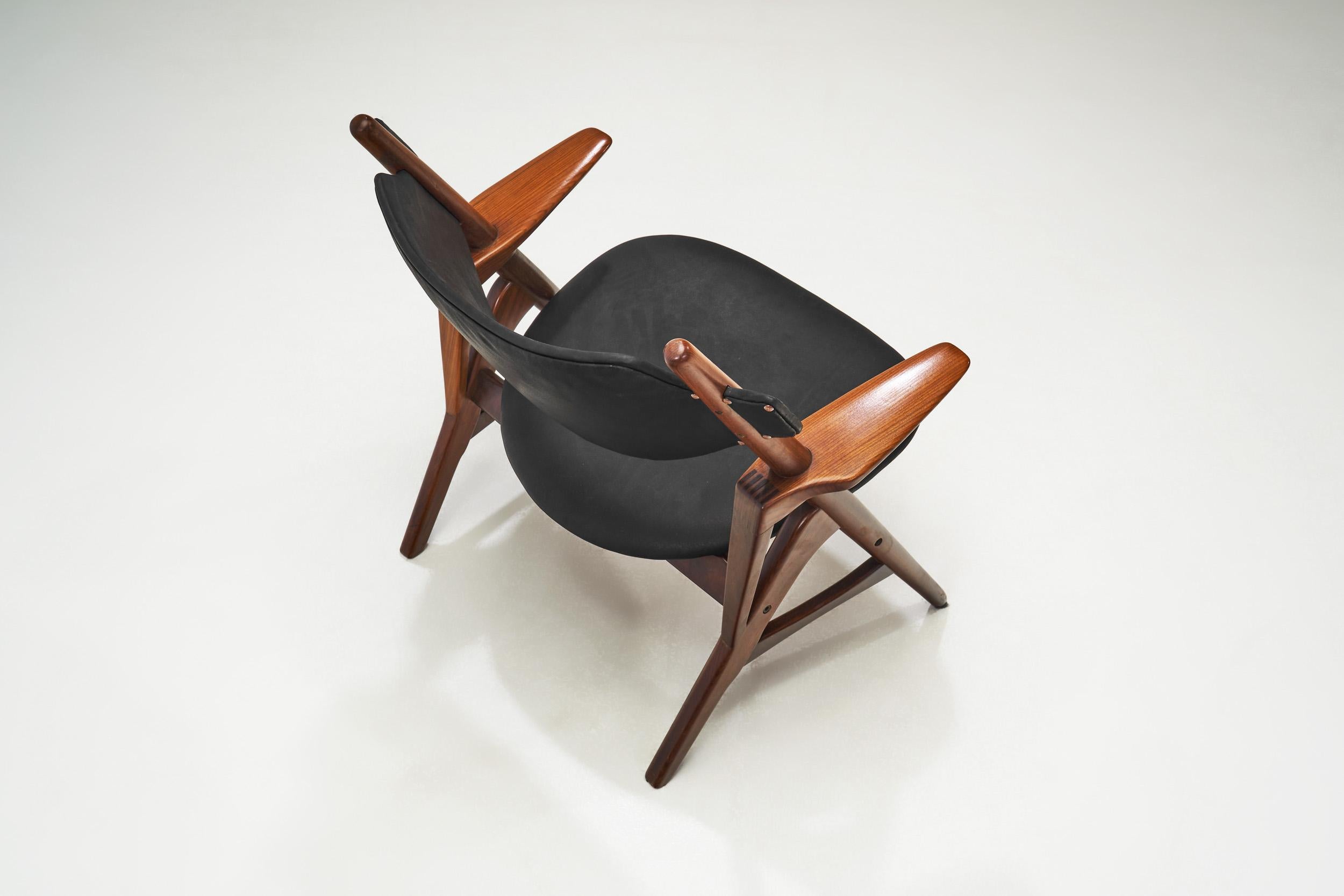 Satz von 2 skulpturalen dänischen Mid-Century Modern-Stühlen, Dänemark ca. 1960er Jahre im Zustand „Gut“ im Angebot in Utrecht, NL