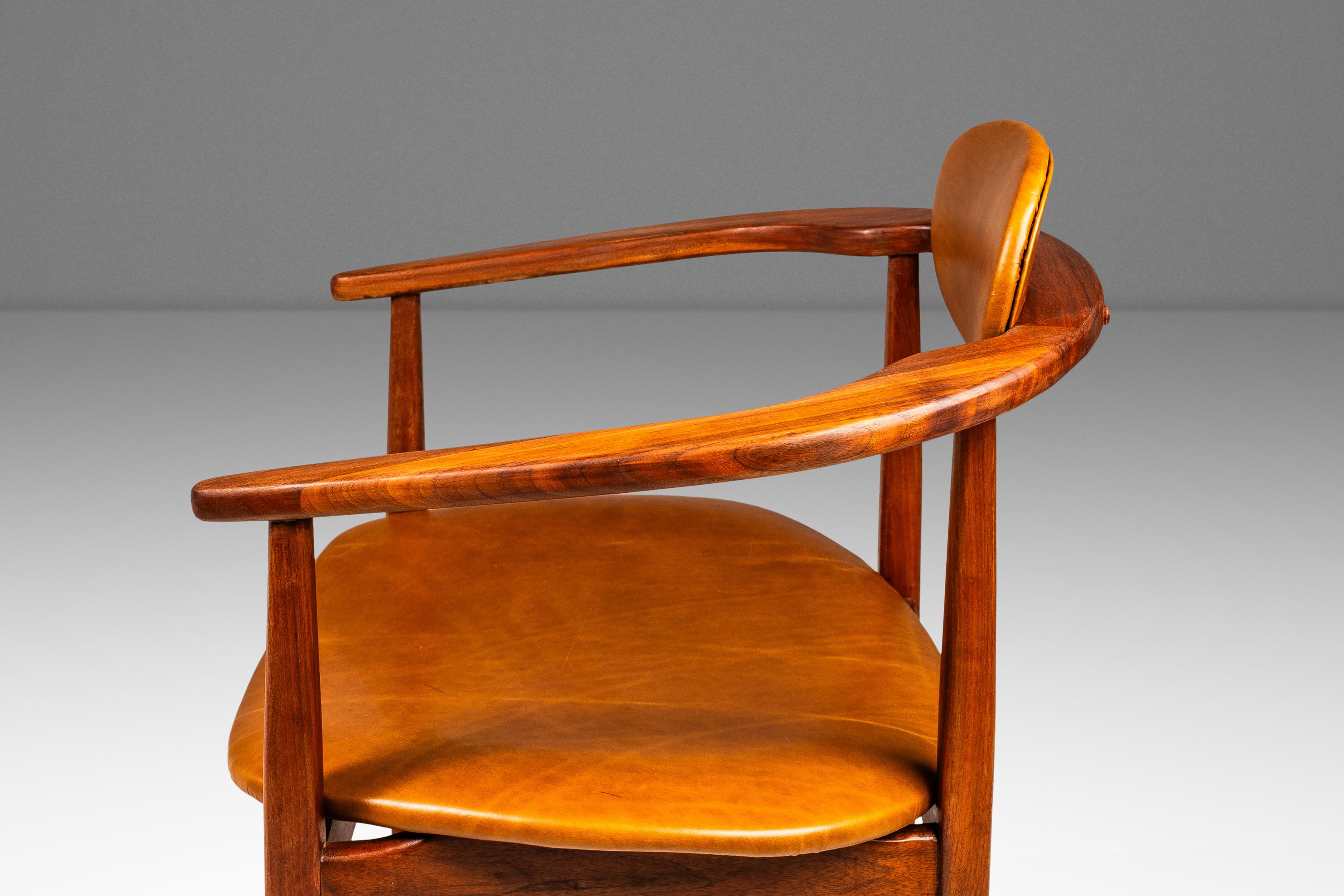 Set of 2 Sculptural Lounge Chairs, Leather & Walnut, Adrian Pearsall Style, 1960 For Sale 10