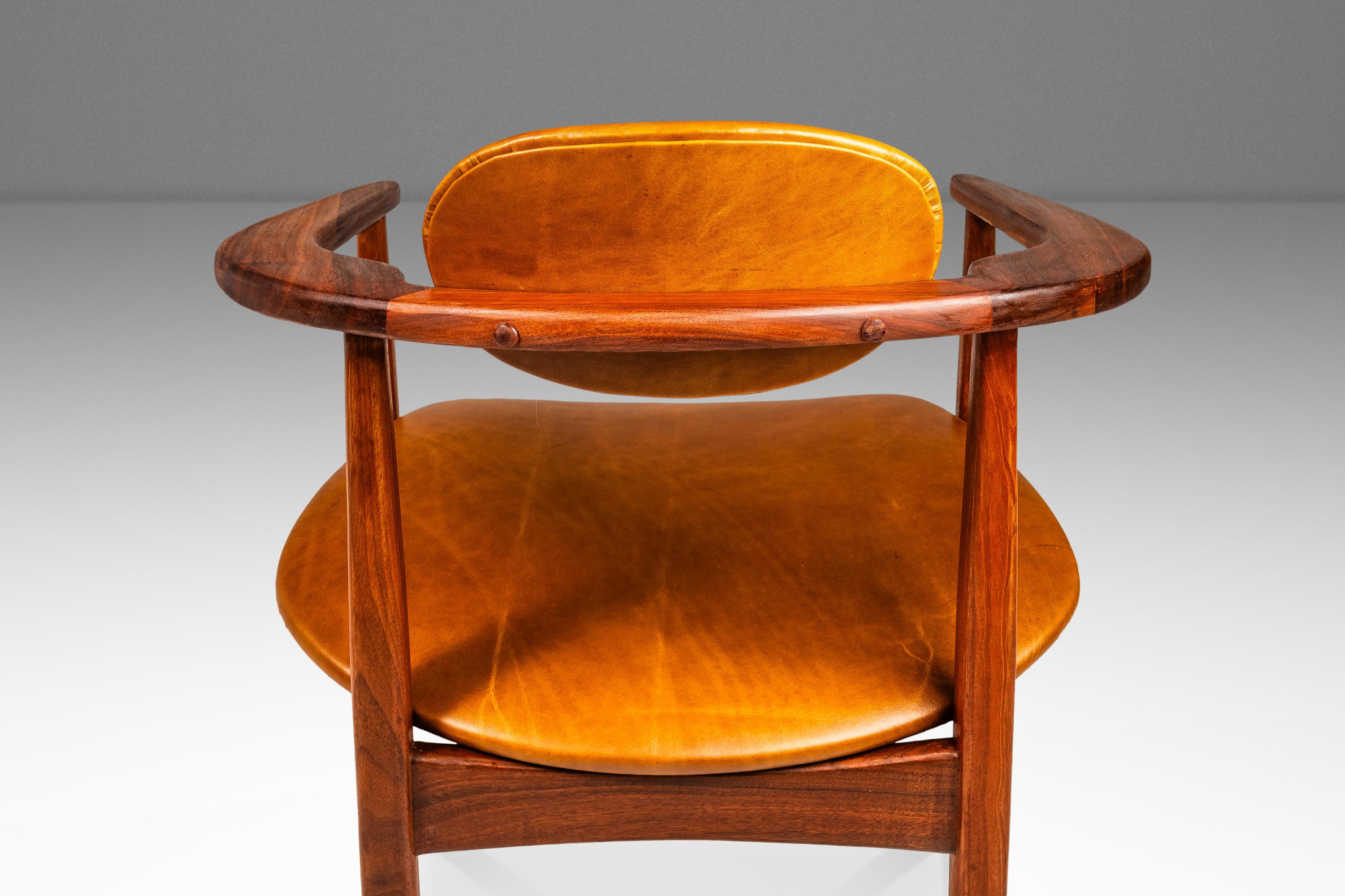 Set of 2 Sculptural Lounge Chairs, Leather & Walnut, Adrian Pearsall Style, 1960 For Sale 3