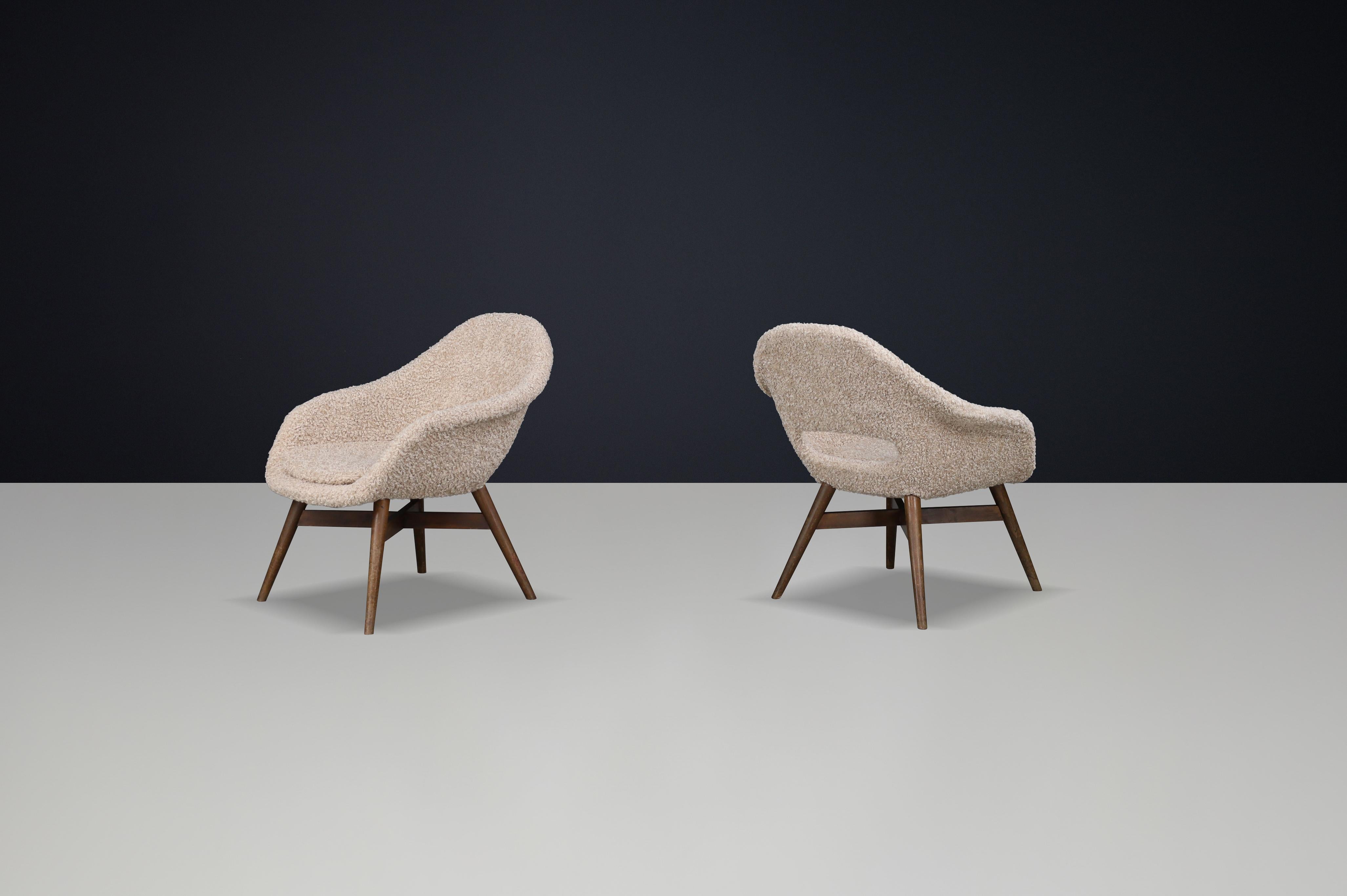 Mid-Century moderno Set di 2 sedie da salotto scultoree di metà secolo di Miroslav Navrátil, anni '60 in vendita