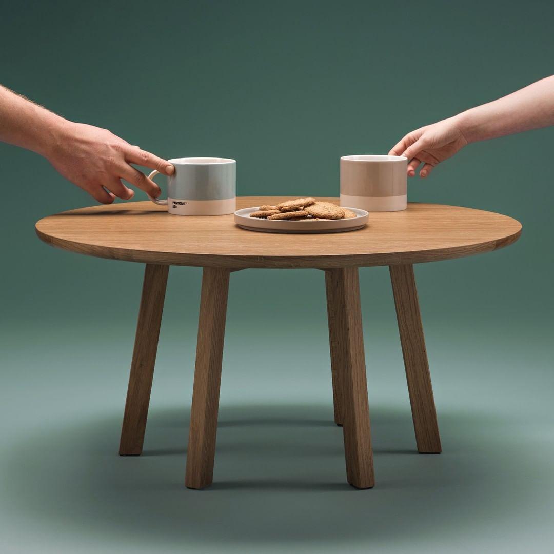 Post-Modern Set of 2 SEI Coffee Tables by Phormy For Sale