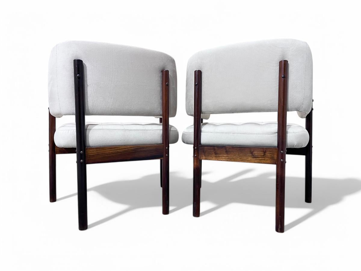 Ensemble de 2 fauteuils senior en bois de feuillus et daim de Jorge Zalszupin, vers les années 1960 en vente 3