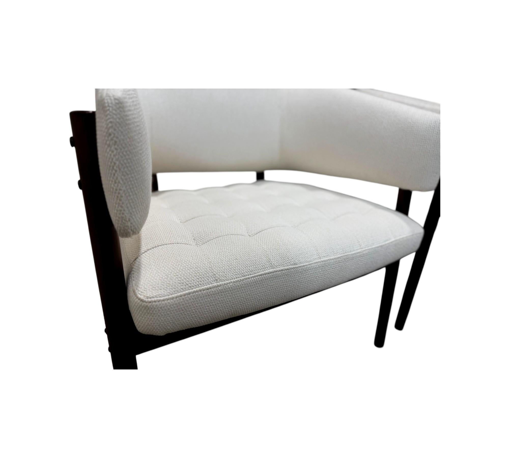 Ferronnerie Ensemble de 2 fauteuils senior en bois de feuillus et daim de Jorge Zalszupin, vers les années 1960 en vente