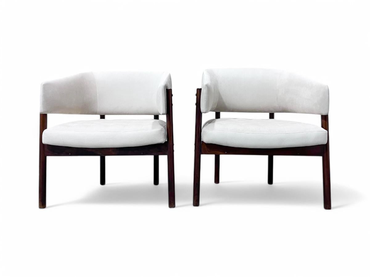 Ensemble de 2 fauteuils senior en bois de feuillus et daim de Jorge Zalszupin, vers les années 1960 Bon état - En vente à New York, NY