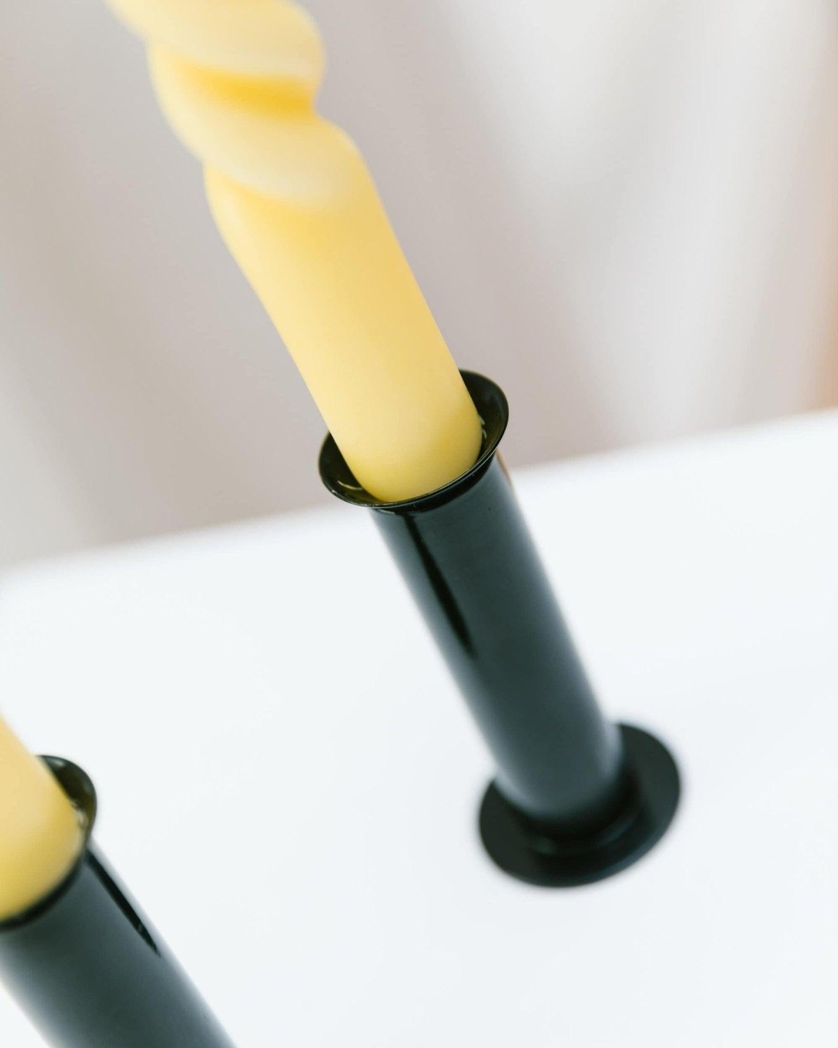 2er Set Kerzenhalter Postmoderner Memphis-Stil aus Metall, 80er Jahre (20. Jahrhundert) im Angebot