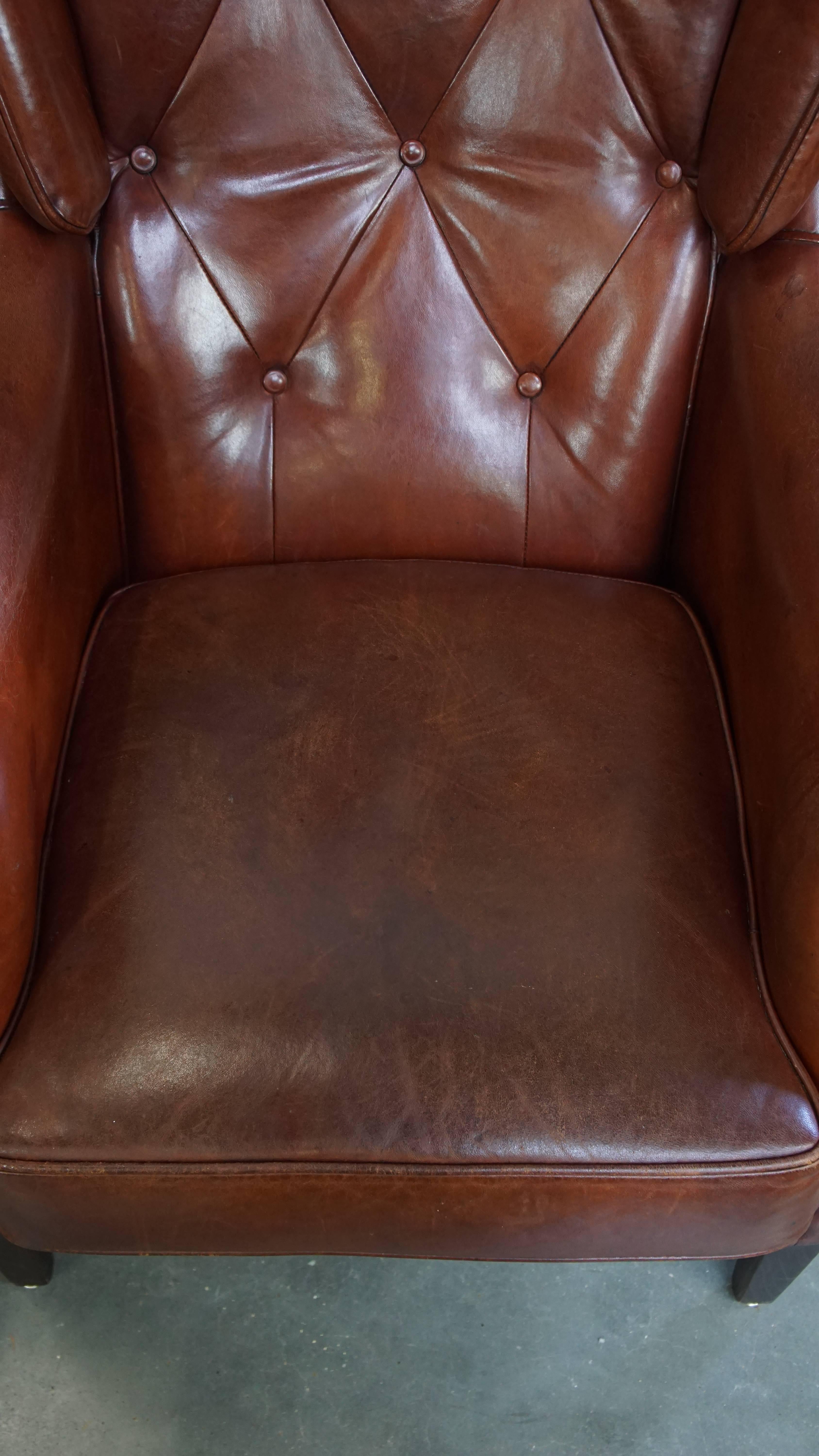 Contemporary Set of 2 sheepskin leather Chesterfield armchairs with ottoman For Sale