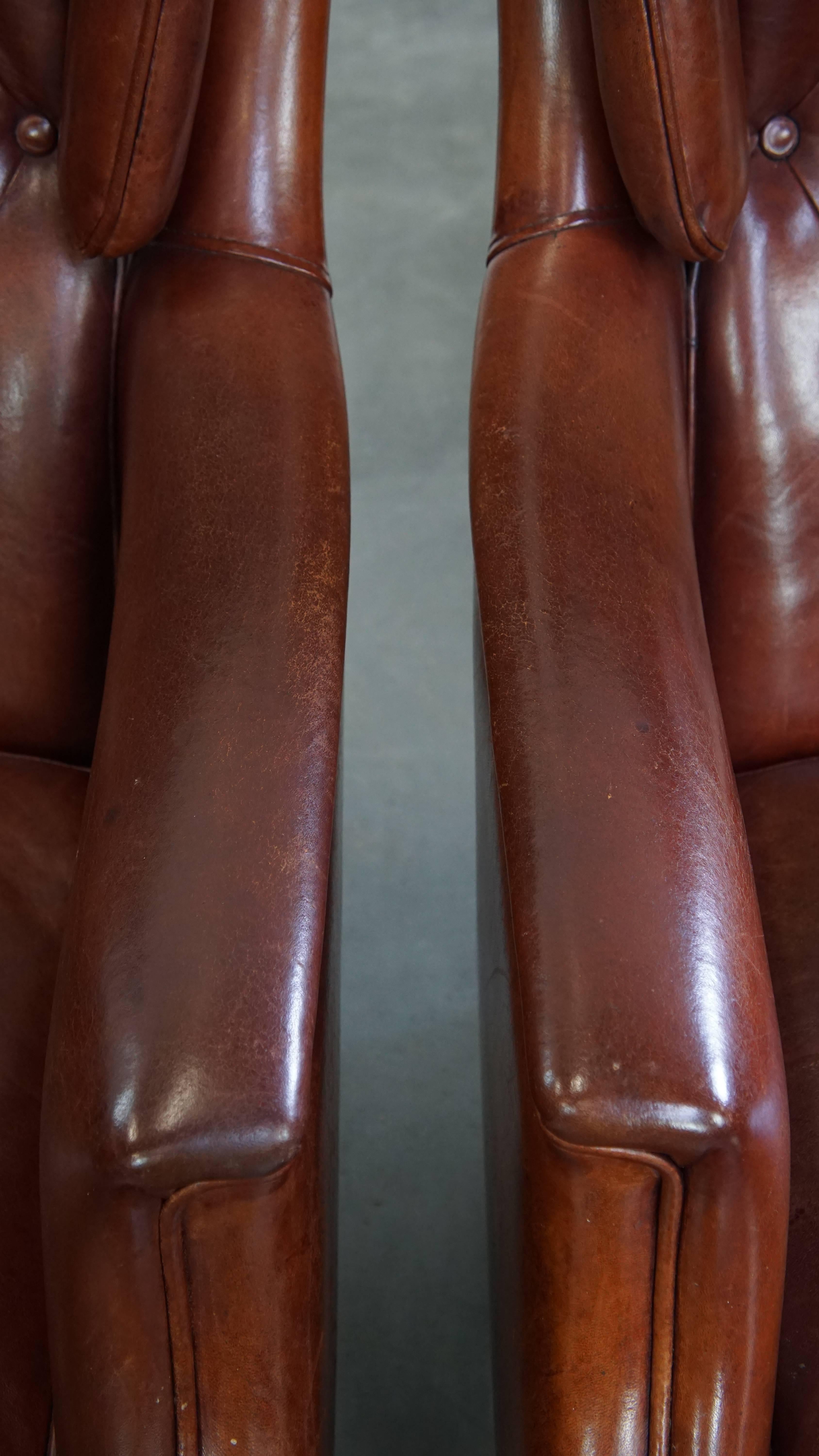 Set of 2 sheepskin leather Chesterfield armchairs with ottoman For Sale 1