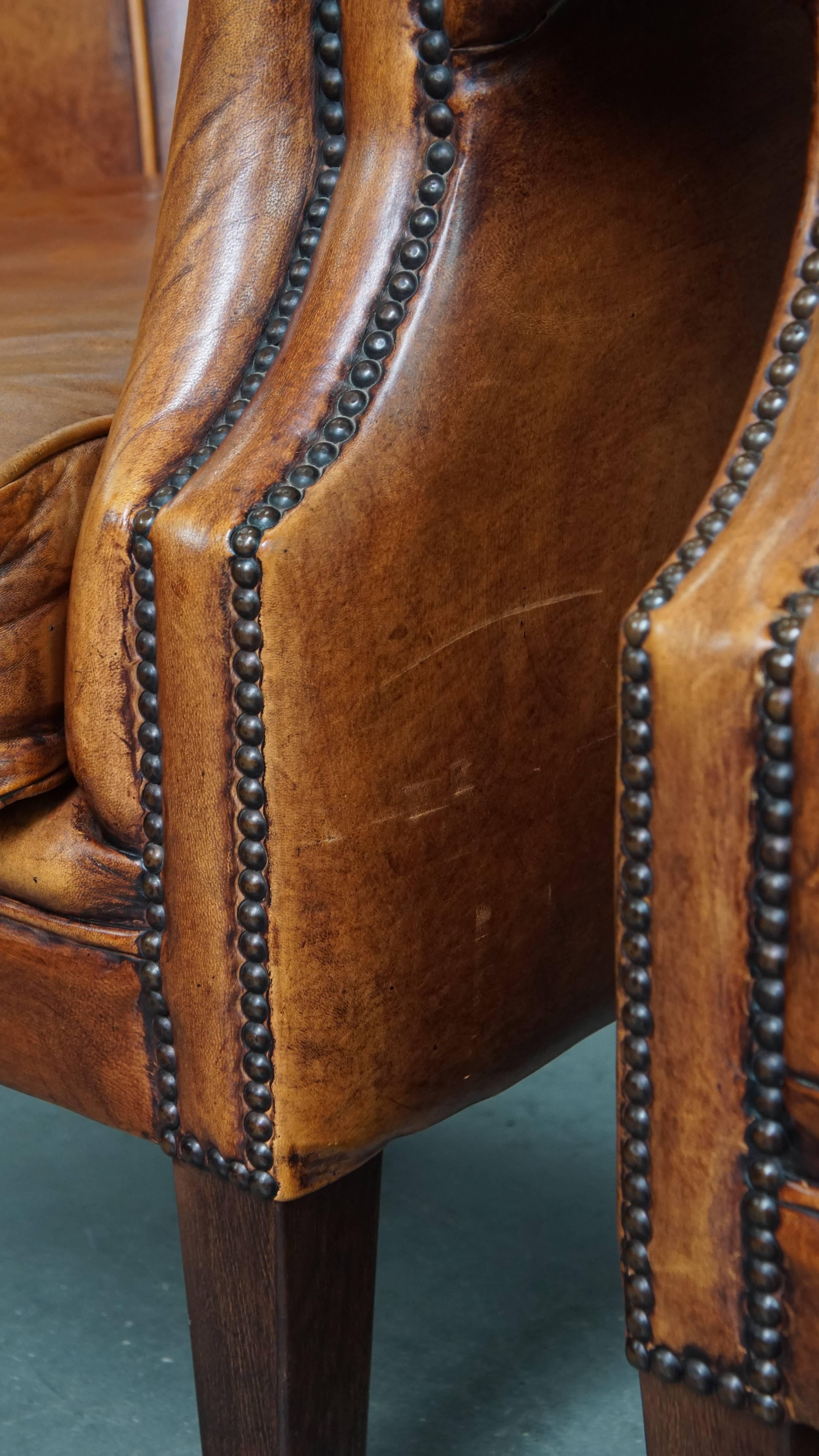 Ensemble de 2 fauteuils club en cuir de mouton en vente 5