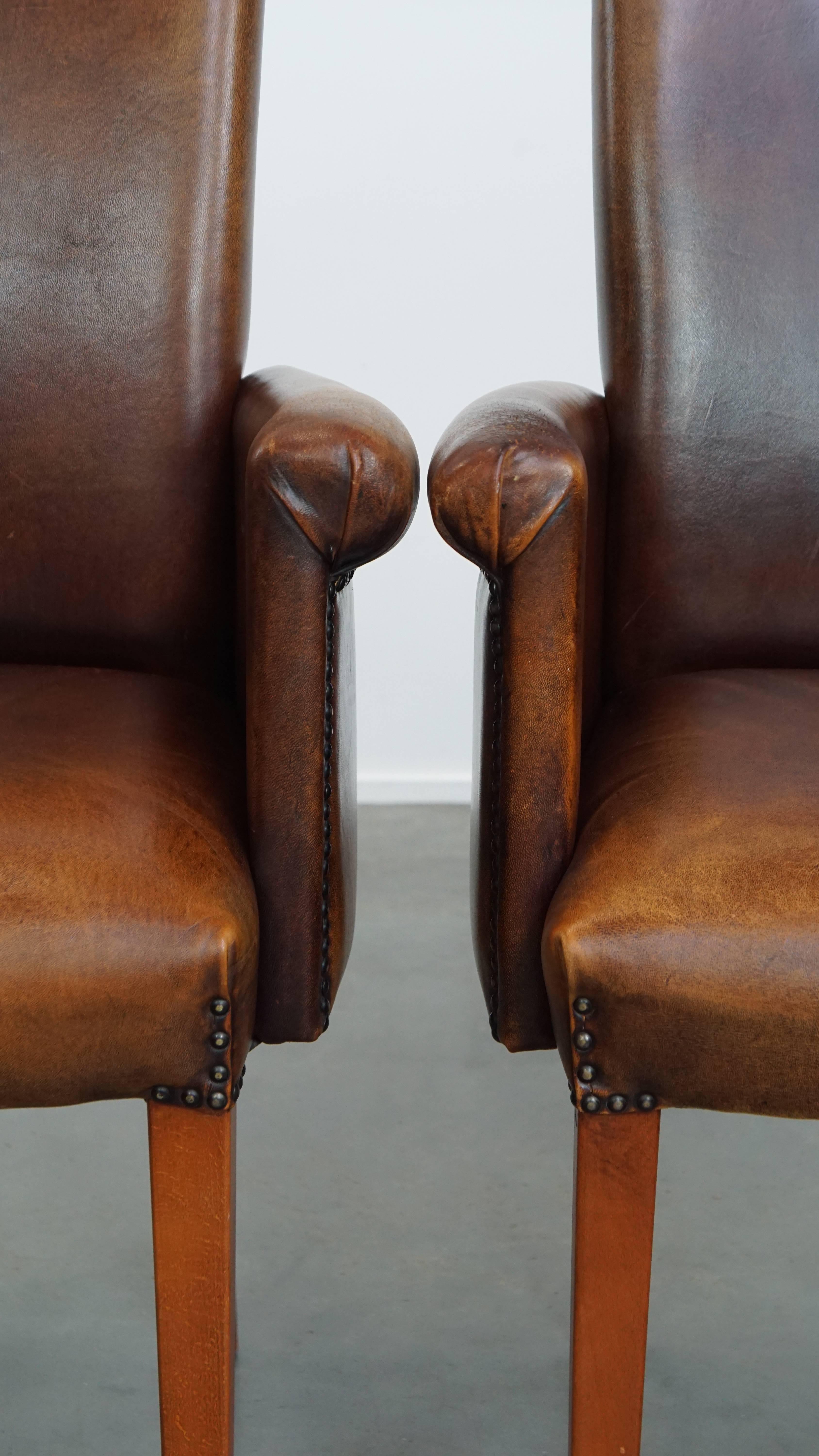 Ensemble de 2 chaises de salle à manger / chaises d'appoint en cuir de mouton avec accoudoirs en vente 3