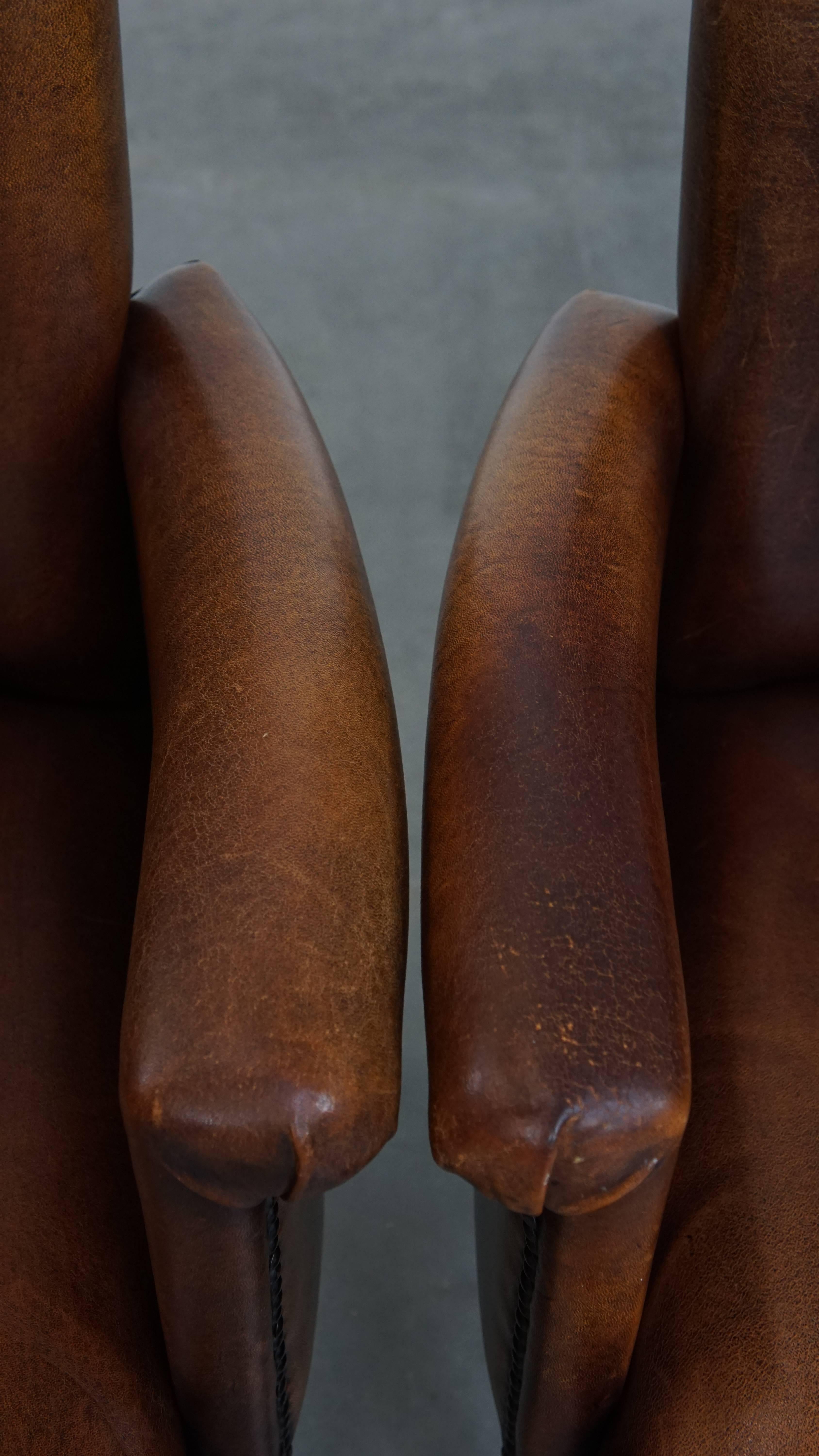 Ensemble de 2 chaises de salle à manger / chaises d'appoint en cuir de mouton avec accoudoirs en vente 1