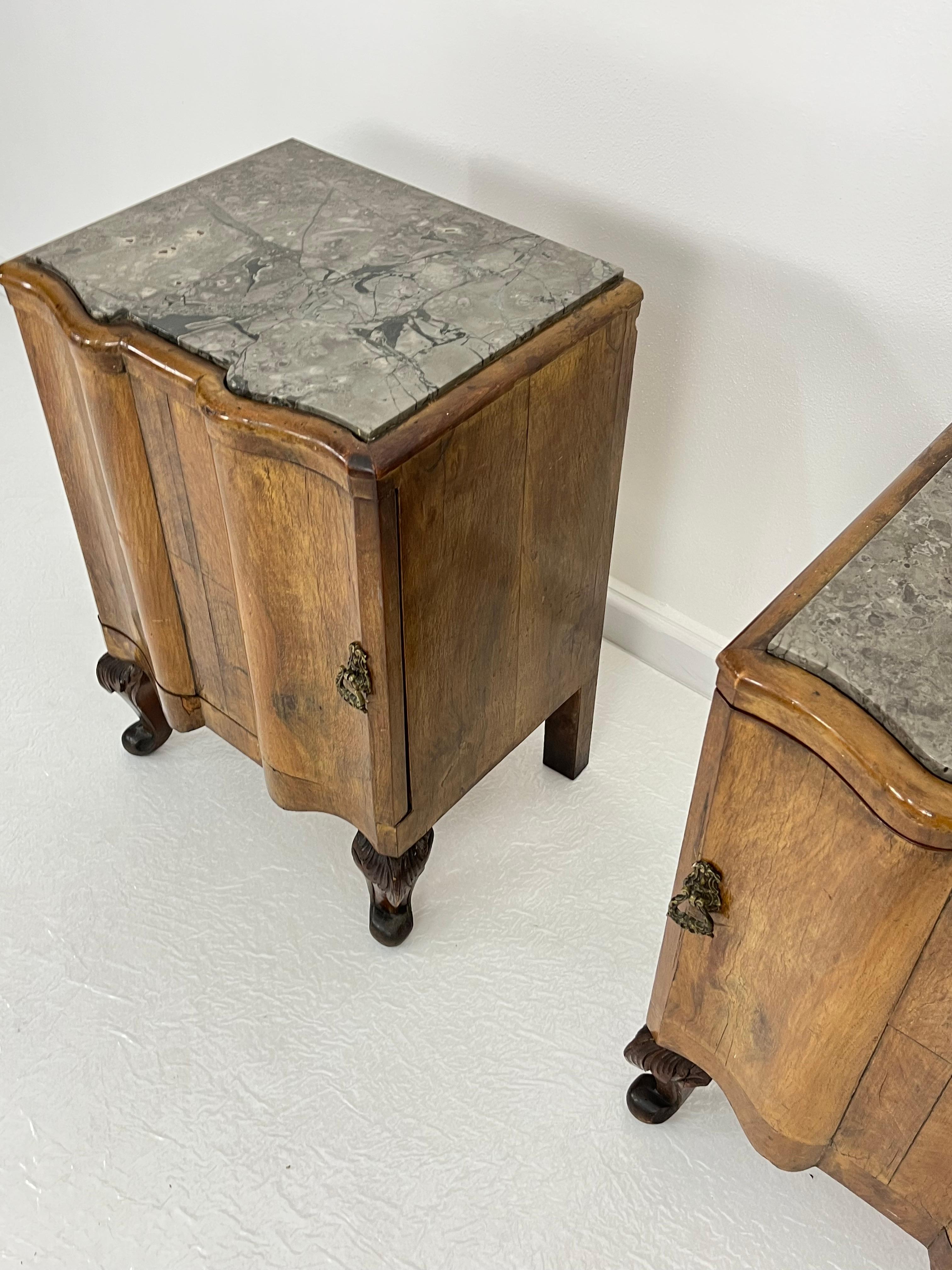 Set of 2 Sicilian Art Deco Night Stands With Marble Top 1940s
Intact and in good condition.
Small signs of aging.
Found in a noble apartment in my city, Palermo.