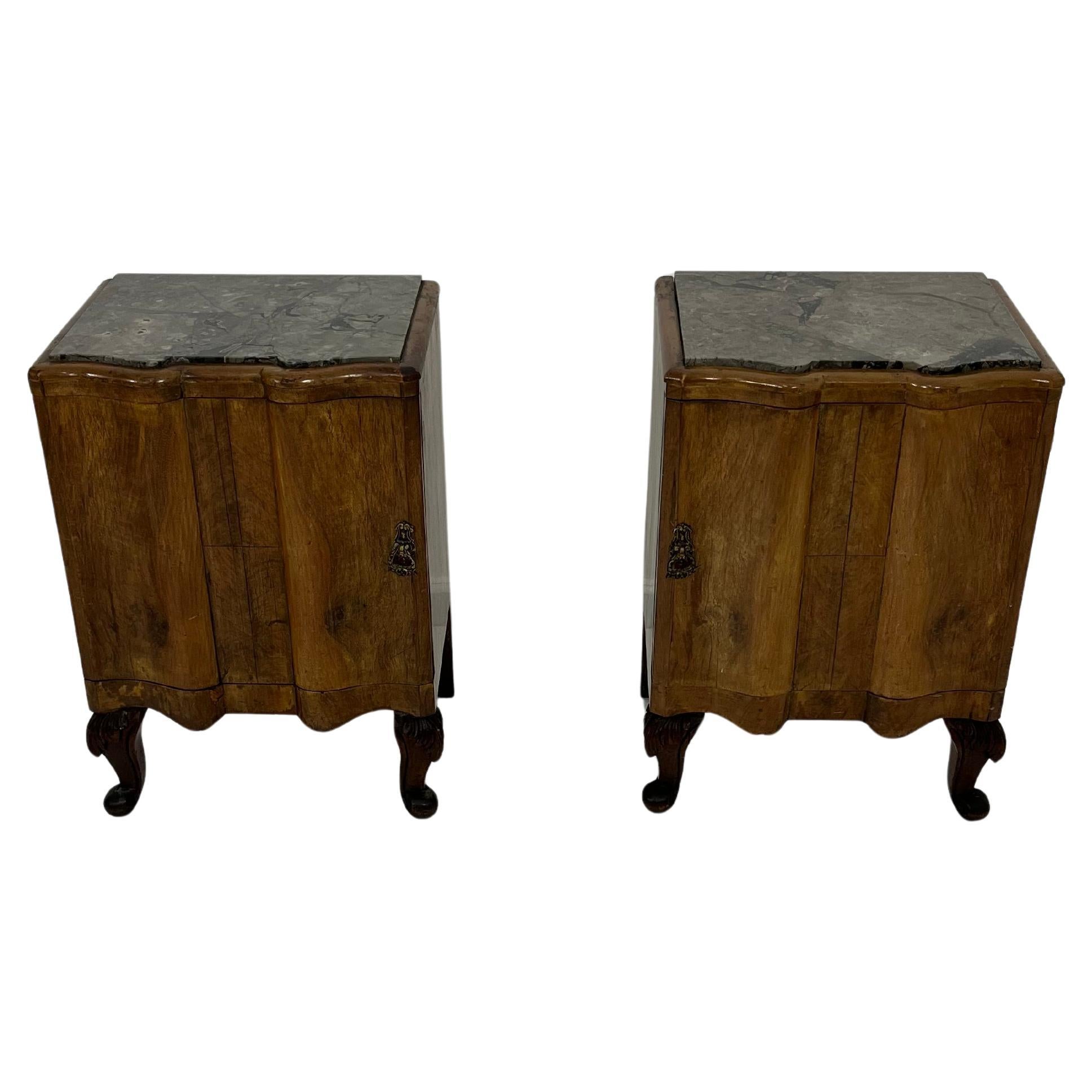 Satz von 2 sizilianischen Art Deco Night Stands mit Marmorplatte 1940s