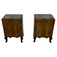 Satz von 2 sizilianischen Art Deco Night Stands mit Marmorplatte 1940s