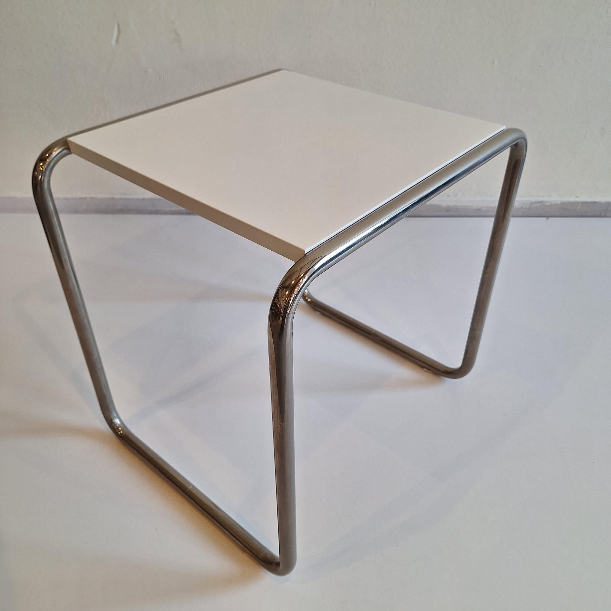 Européen Ensemble de 2 tables d'appoint B9 Marcel Breuer pour Tecta en vente