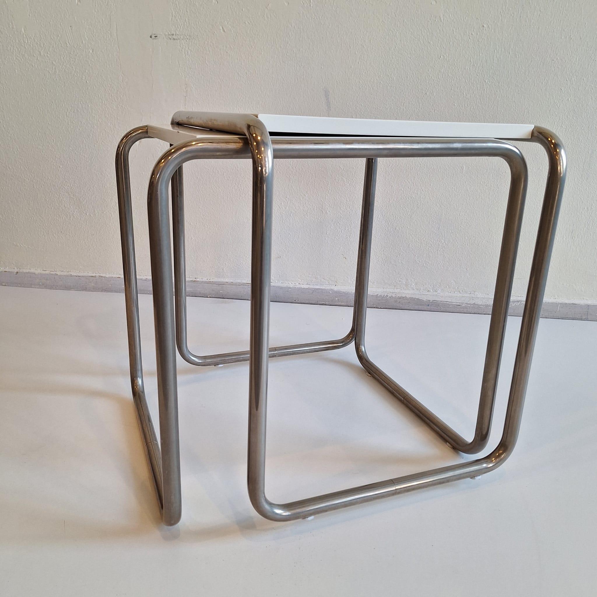 Ensemble de 2 tables d'appoint B9 Marcel Breuer pour Tecta en vente 1