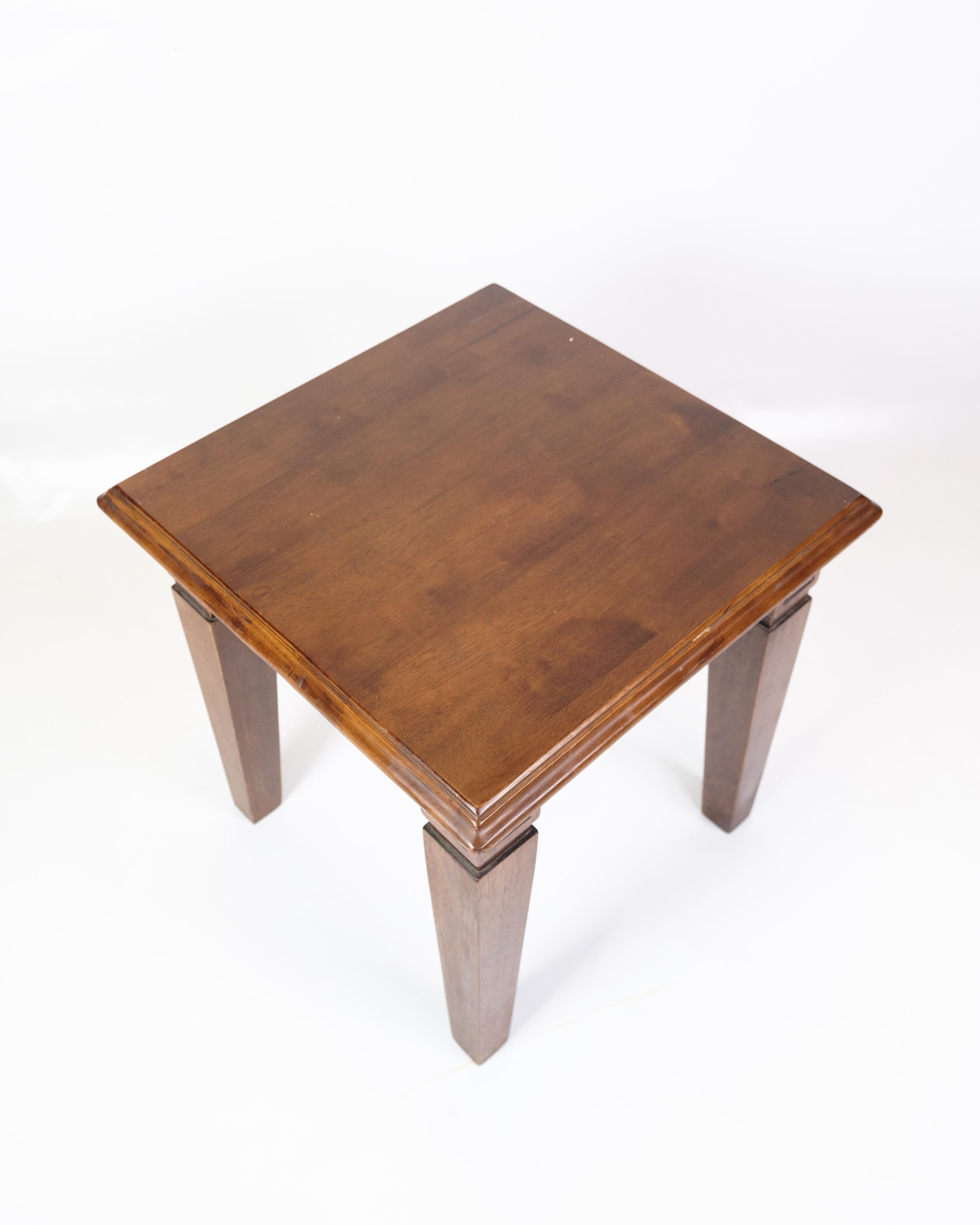 Danois Ensemble de 2 tables d'appoint en bois poli des années 1970 en vente