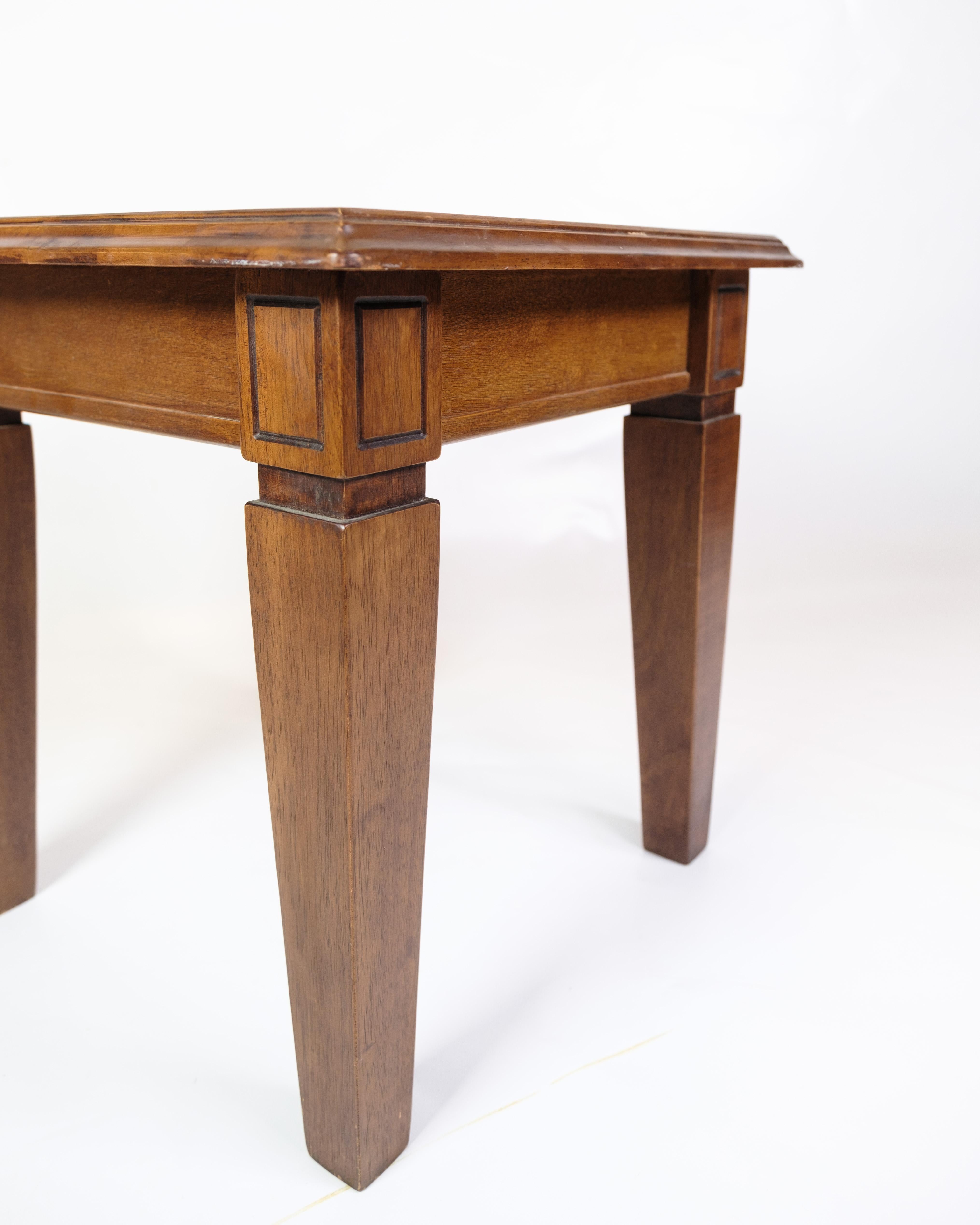 Ensemble de 2 tables d'appoint en bois poli des années 1970 en vente 1