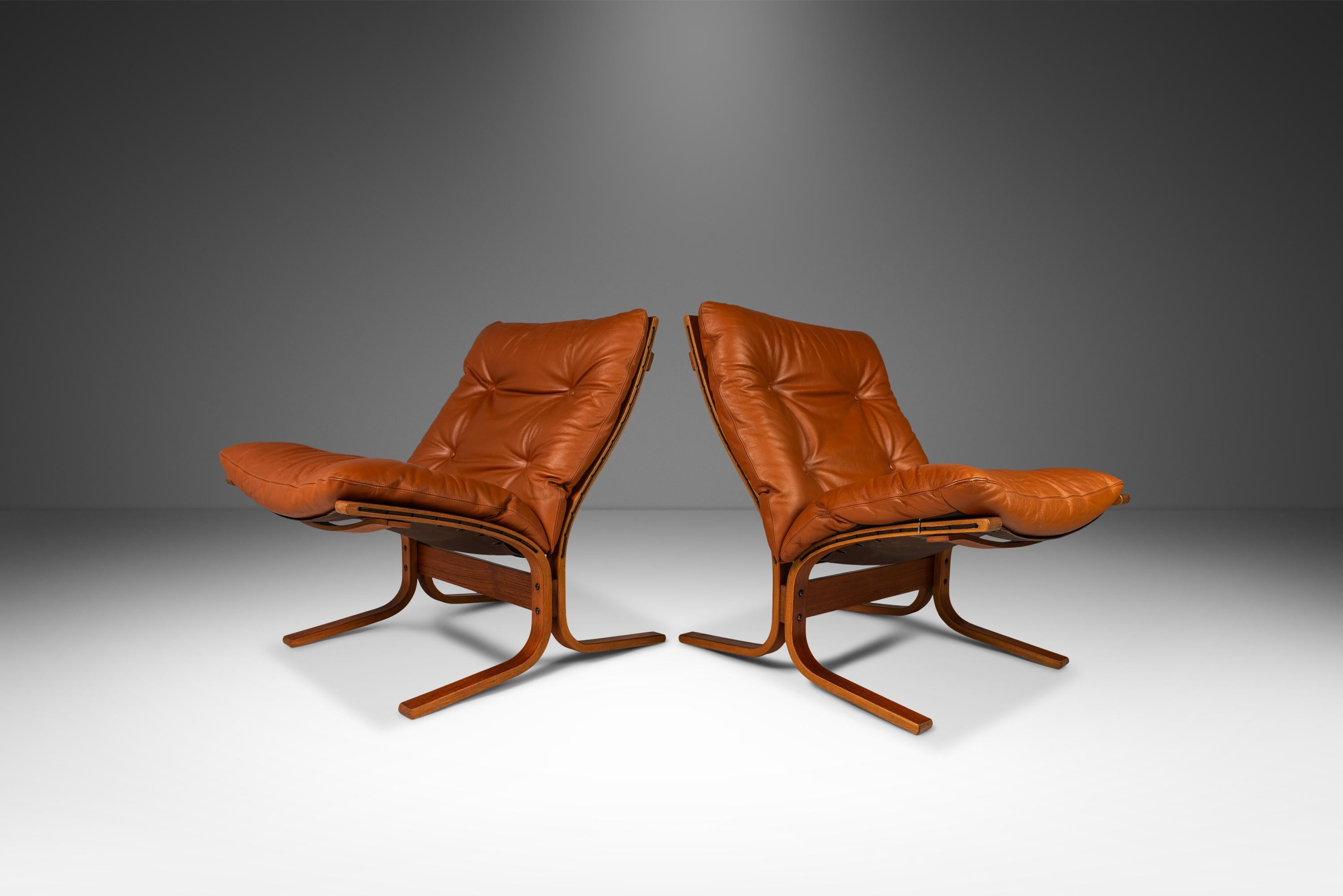  Wir präsentieren ein seltenes Set passender Siesta-Stühle in atemberaubendem 100 % originalem Vintage-Zustand.

Der Siesta