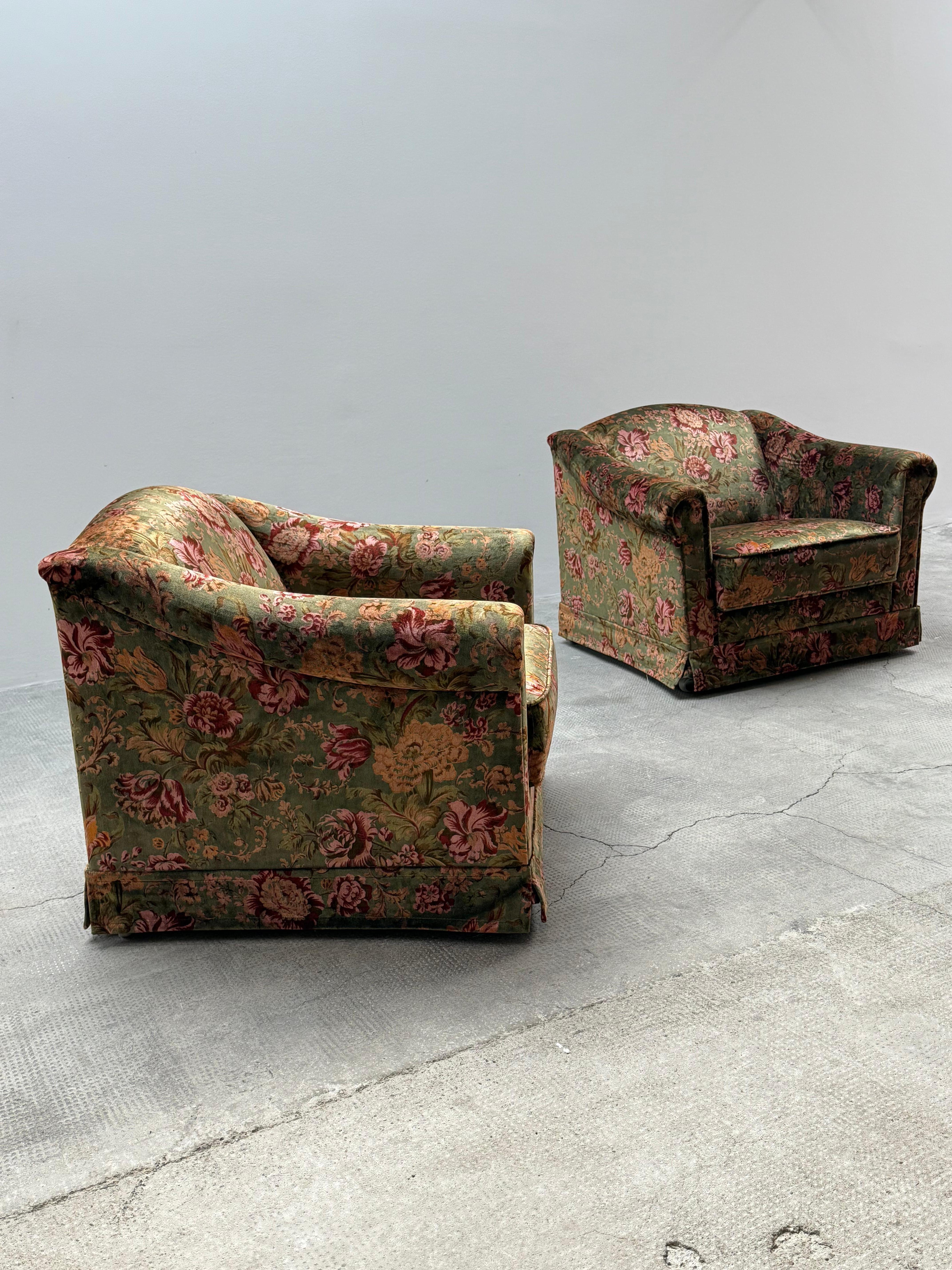 Velours ENSEMBLE DE 2 FAUTEUIL EN SILK VELVET FLORAL, ITALIE 1960s en vente