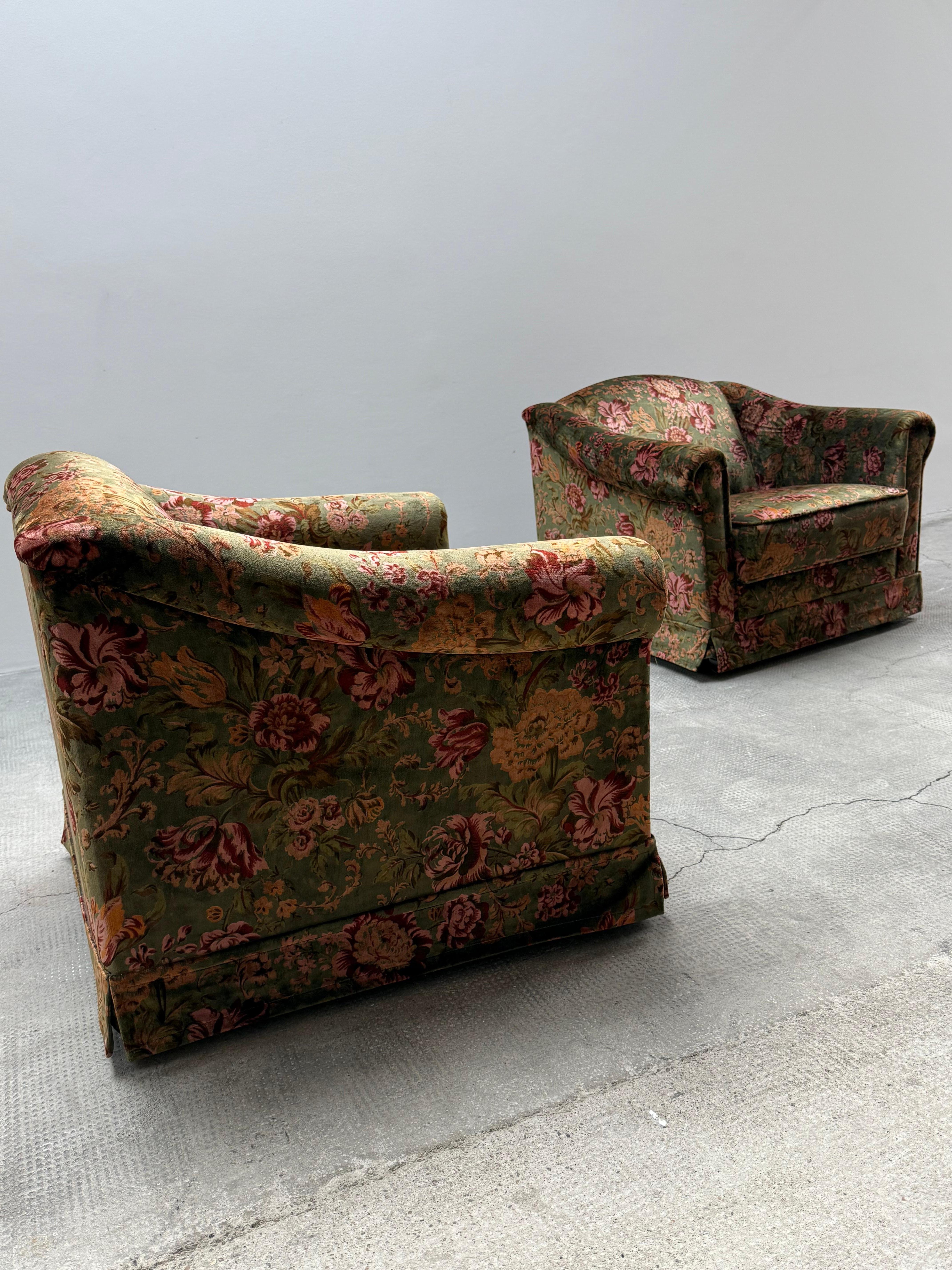 ENSEMBLE DE 2 FAUTEUIL EN SILK VELVET FLORAL, ITALIE 1960s en vente 1
