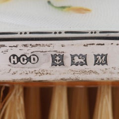 Lot de 2 objets de coiffeuse en argent et émail, signés H. Clifford Davis Ltd., 1961